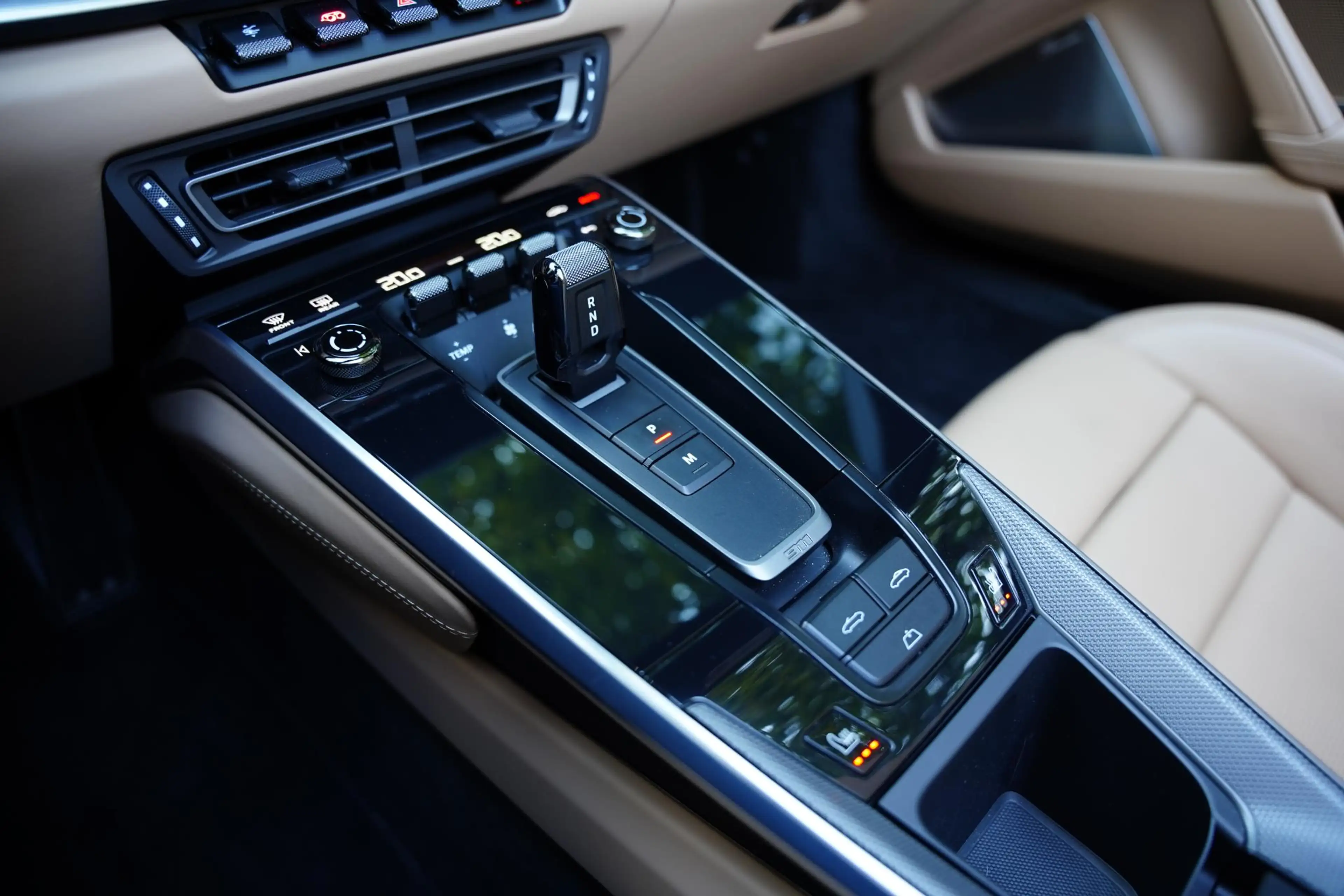 Porsche 992 992 Cabriolet 3.0 Carrera 4 S / New Service / Lede — photo 22