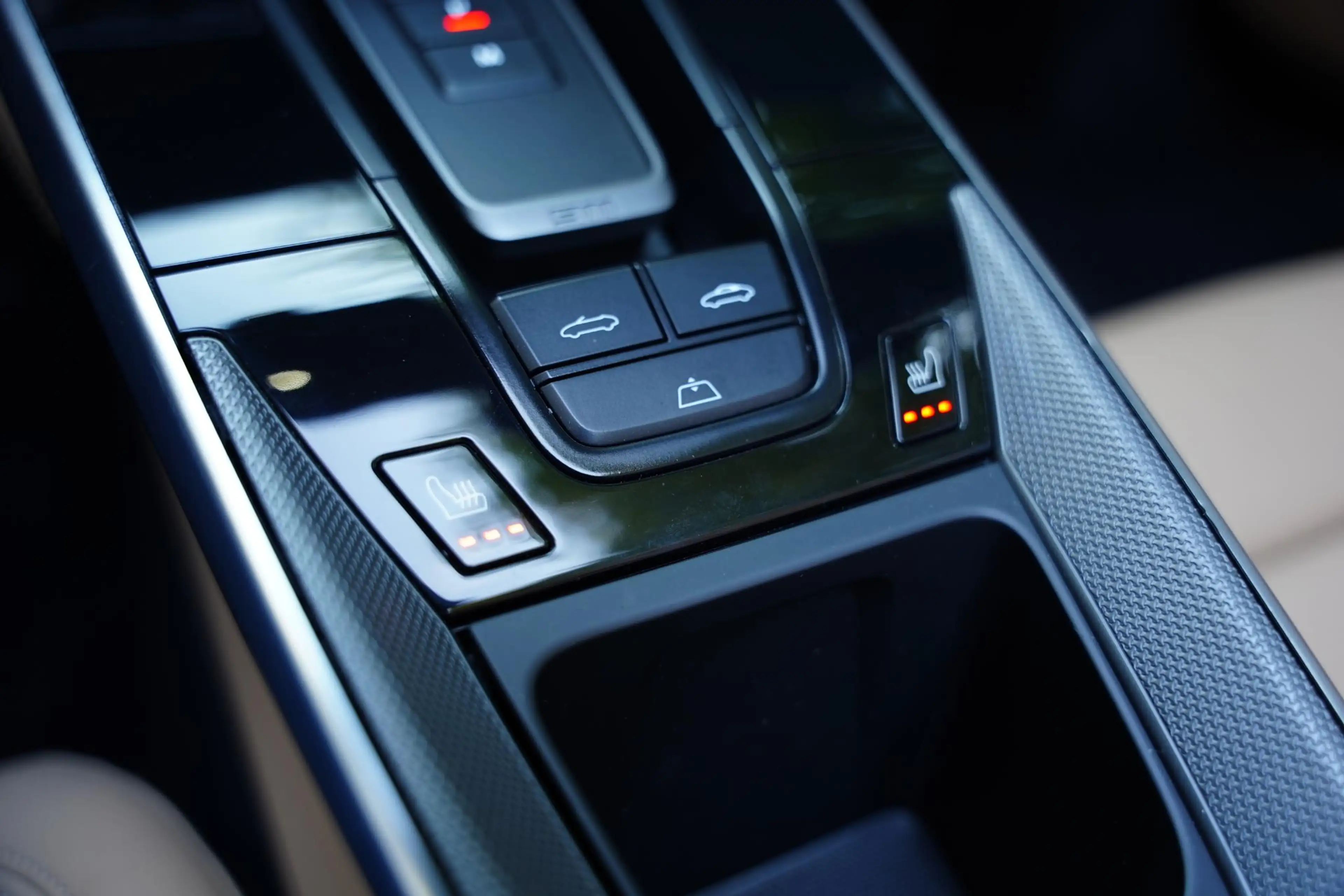 Porsche 992 992 Cabriolet 3.0 Carrera 4 S / New Service / Lede — photo 23