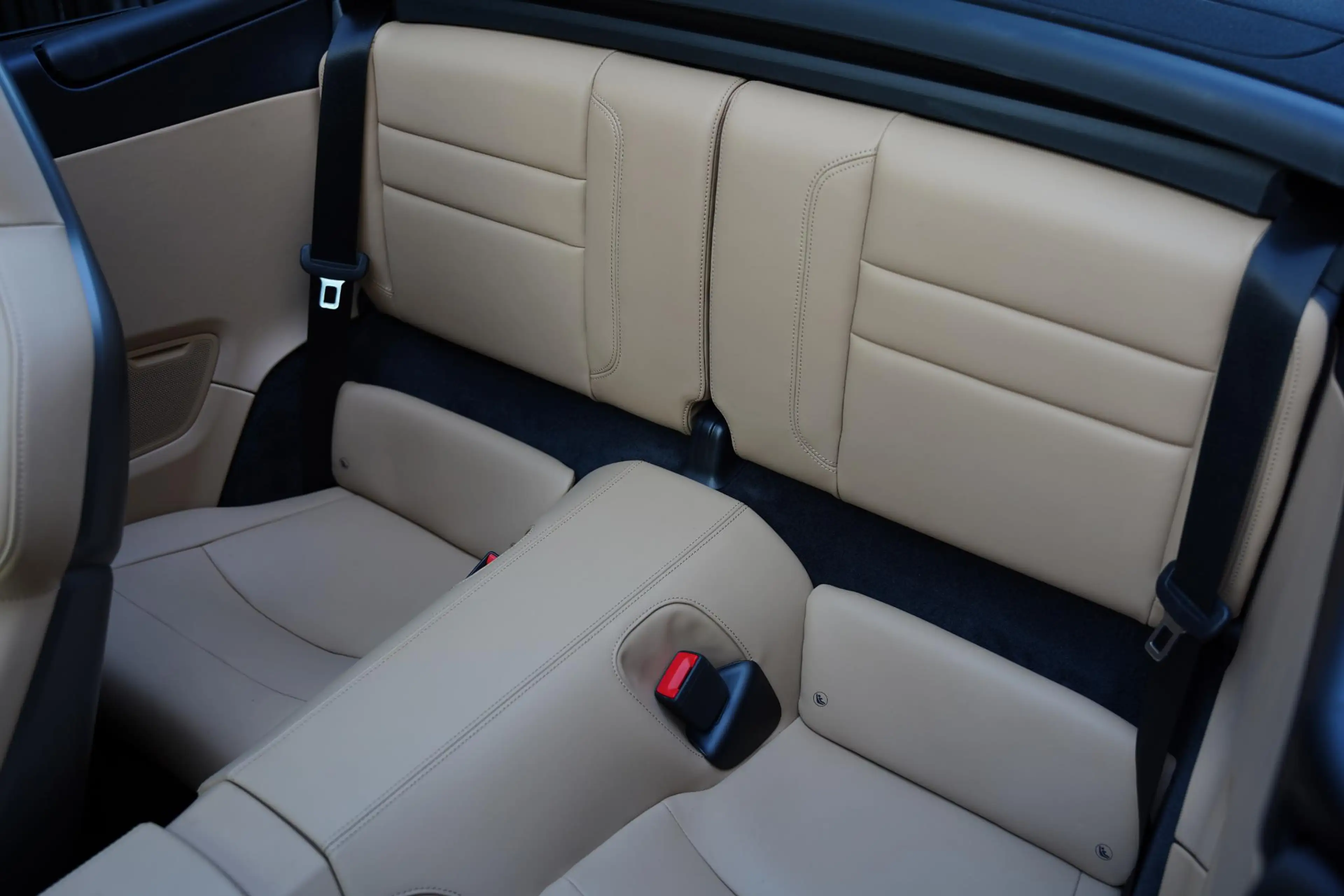 Porsche 992 992 Cabriolet 3.0 Carrera 4 S / New Service / Lede — photo 10