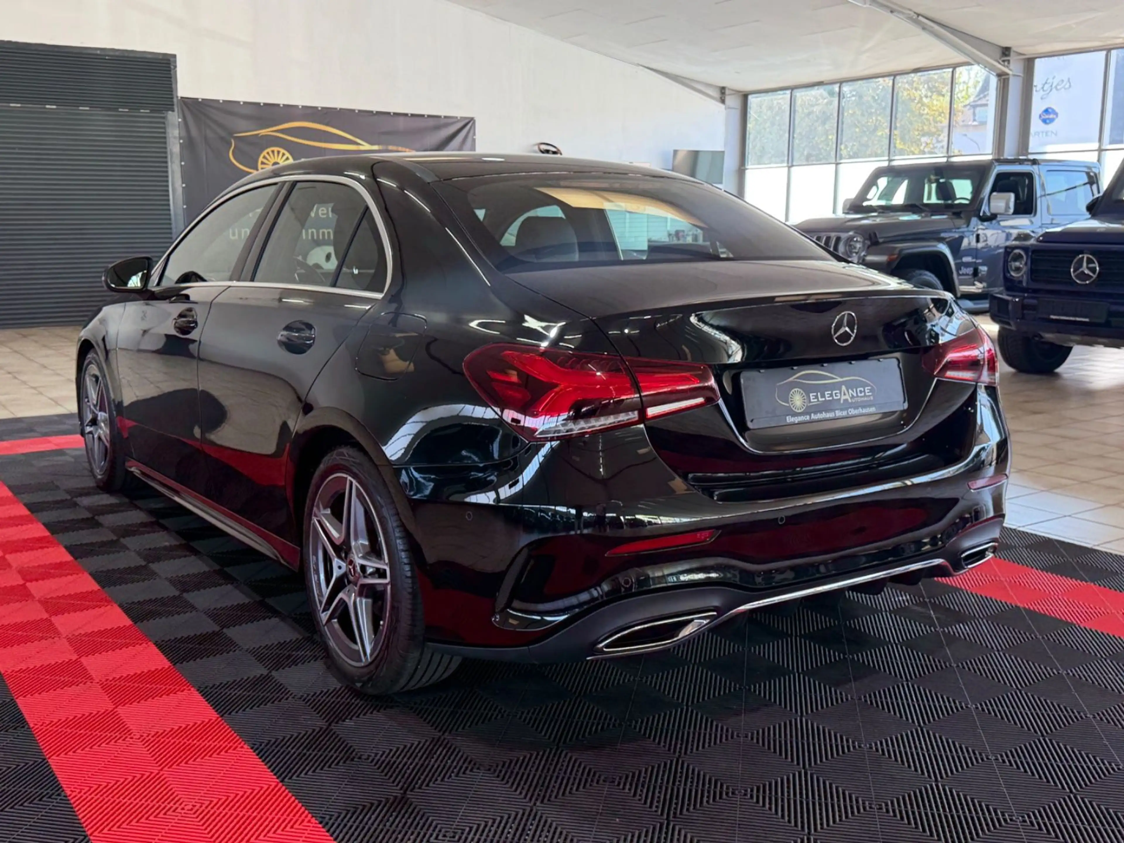 Mercedes-Benz A 180 *AMG-LINE*AMBIENTE*WIDECREEN*LED* — photo 6