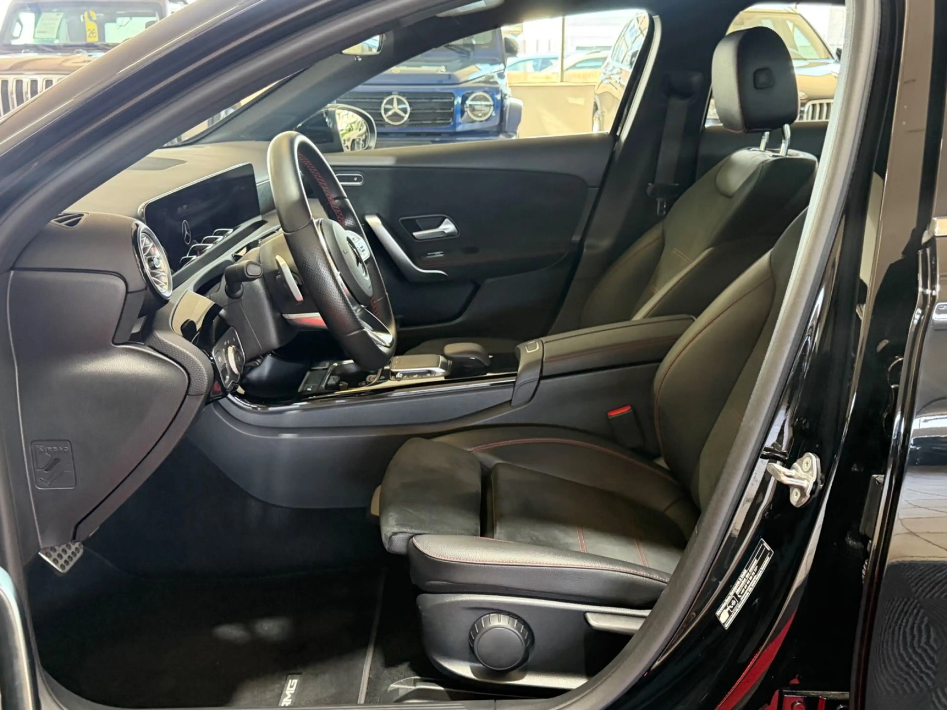 Mercedes-Benz A 180 *AMG-LINE*AMBIENTE*WIDECREEN*LED* — photo 10