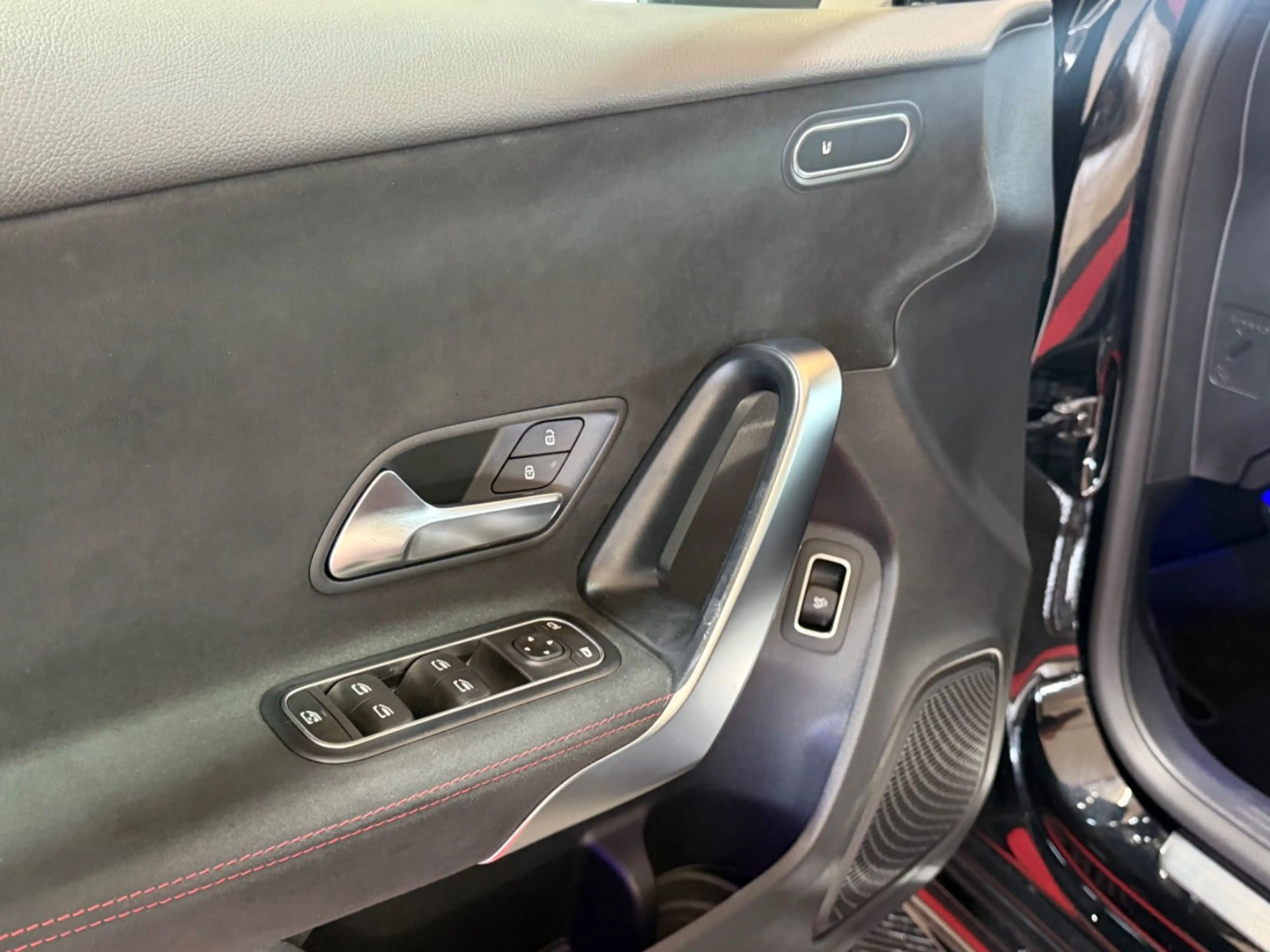 Mercedes-Benz A 180 *AMG-LINE*AMBIENTE*WIDECREEN*LED* — photo 9