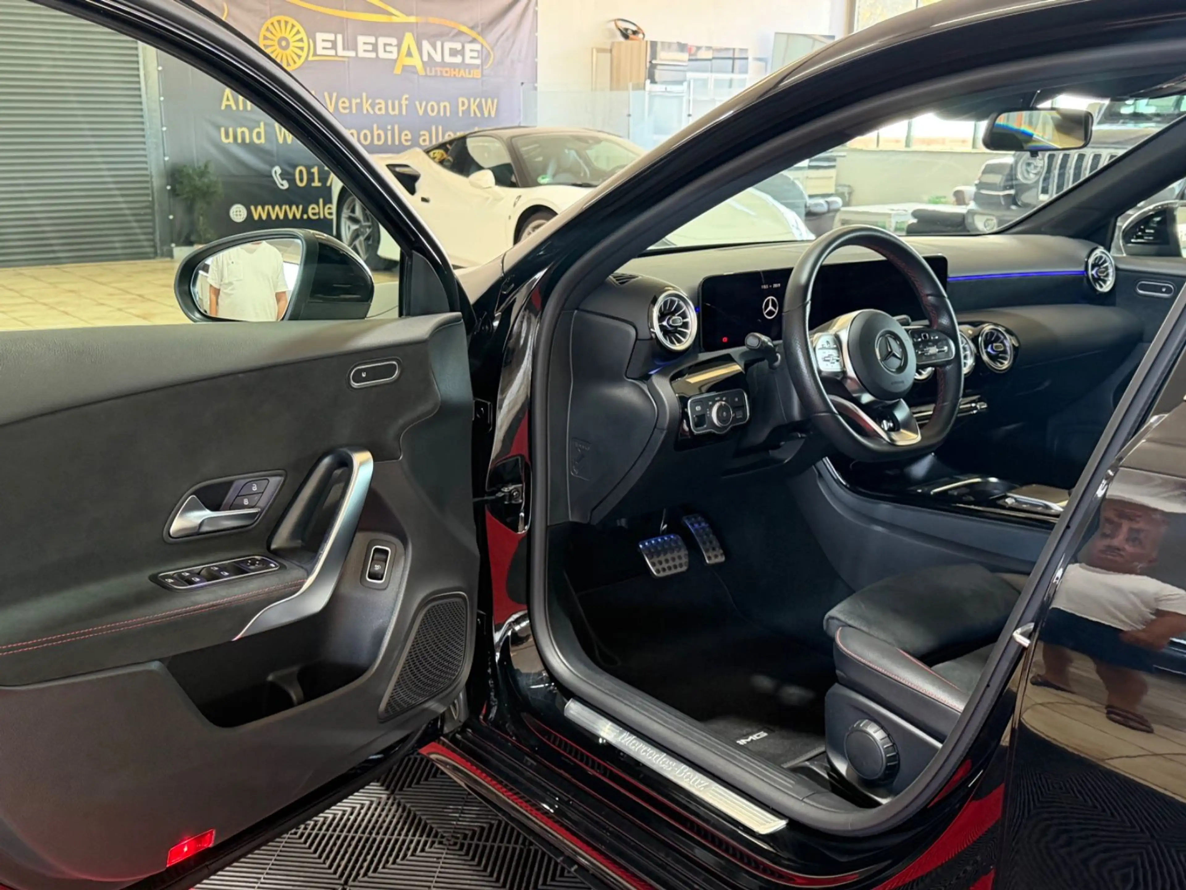 Mercedes-Benz A 180 *AMG-LINE*AMBIENTE*WIDECREEN*LED* — photo 7