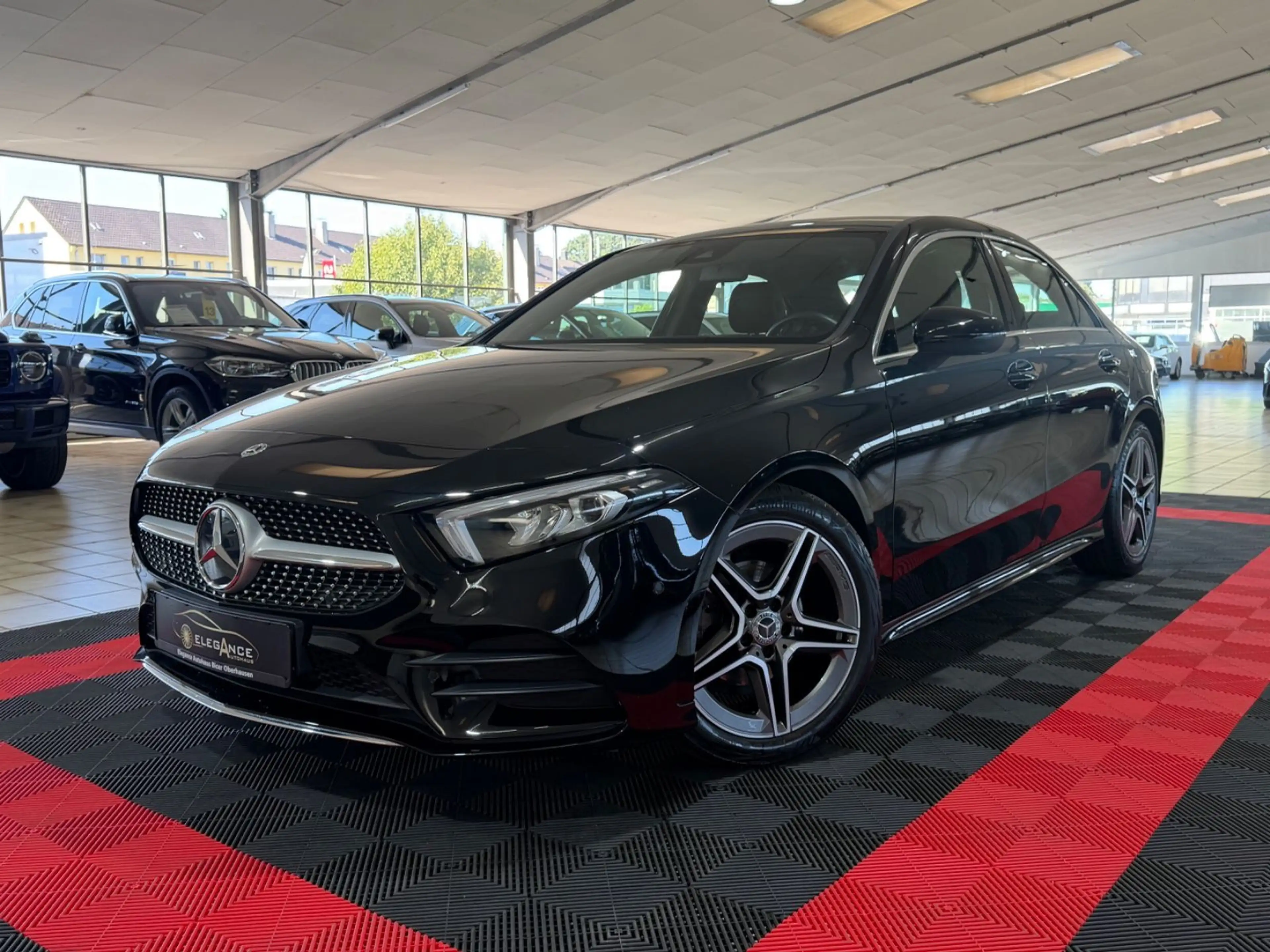 Mercedes-Benz A 180 *AMG-LINE*AMBIENTE*WIDECREEN*LED*