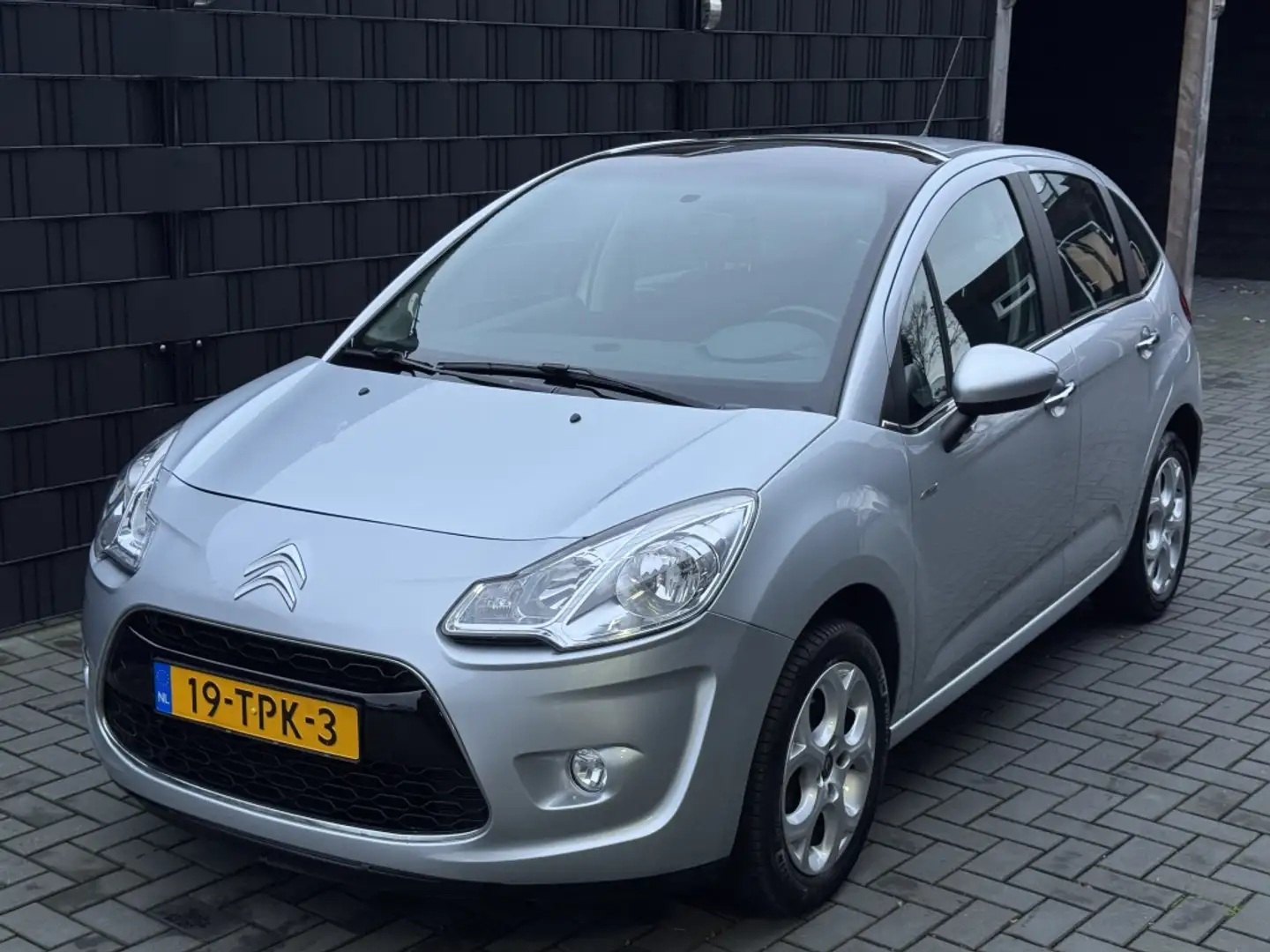 Citroen C3 1.6 VTi Exclusive AUTOMAAT| CLIMA| CRUISE| 95DKM N Gris - 1
