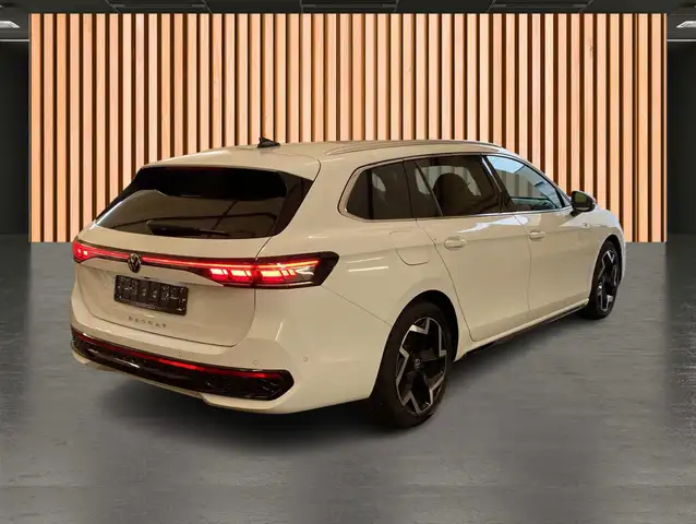 Volkswagen Passat view 6