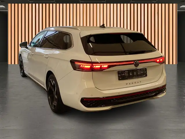 Volkswagen Passat view 8