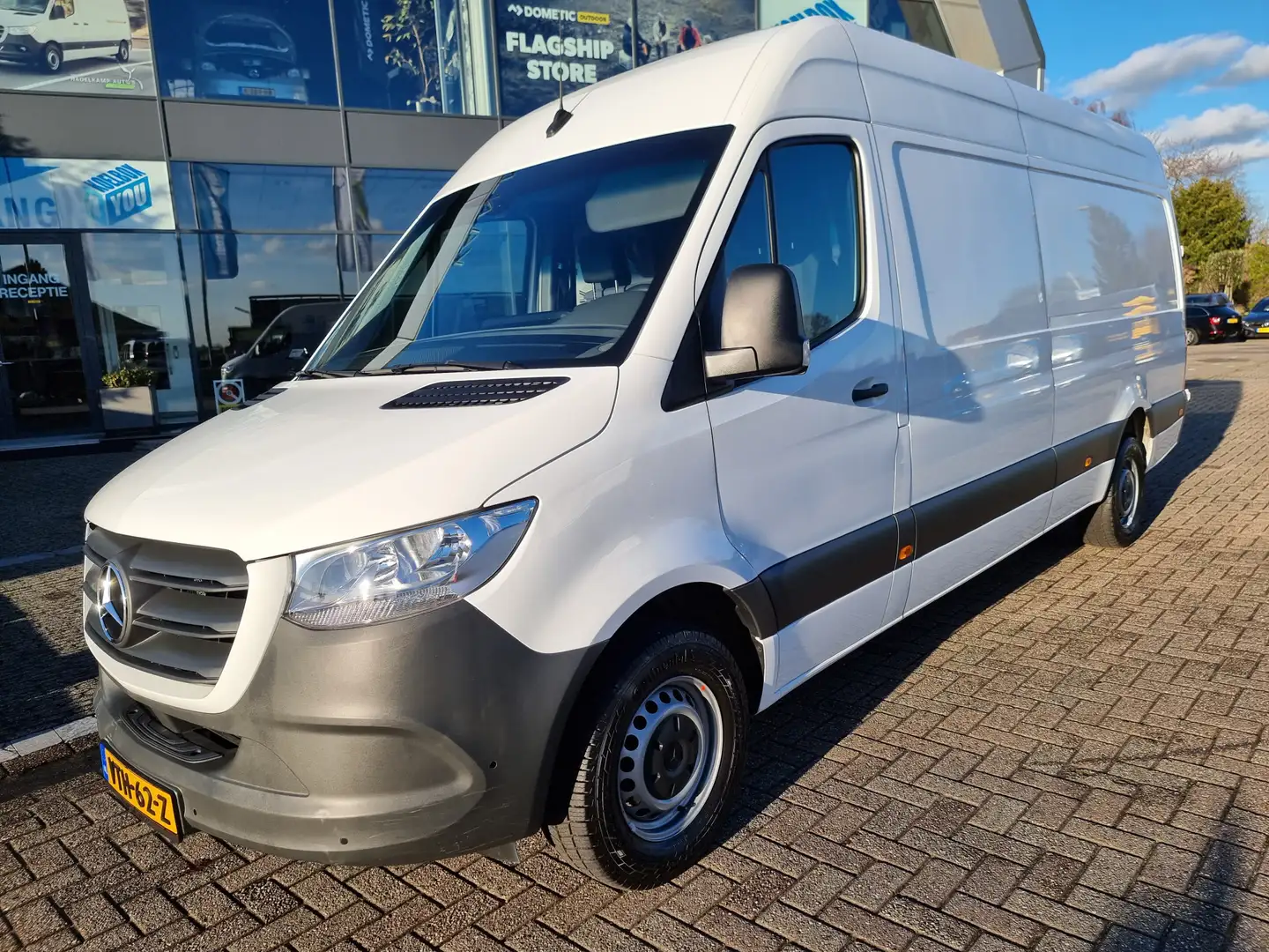 Mercedes-Benz Sprinter 319 3.0 CDI L3-H2 Automaat * Camera * Bluetooth * Weiß - 1