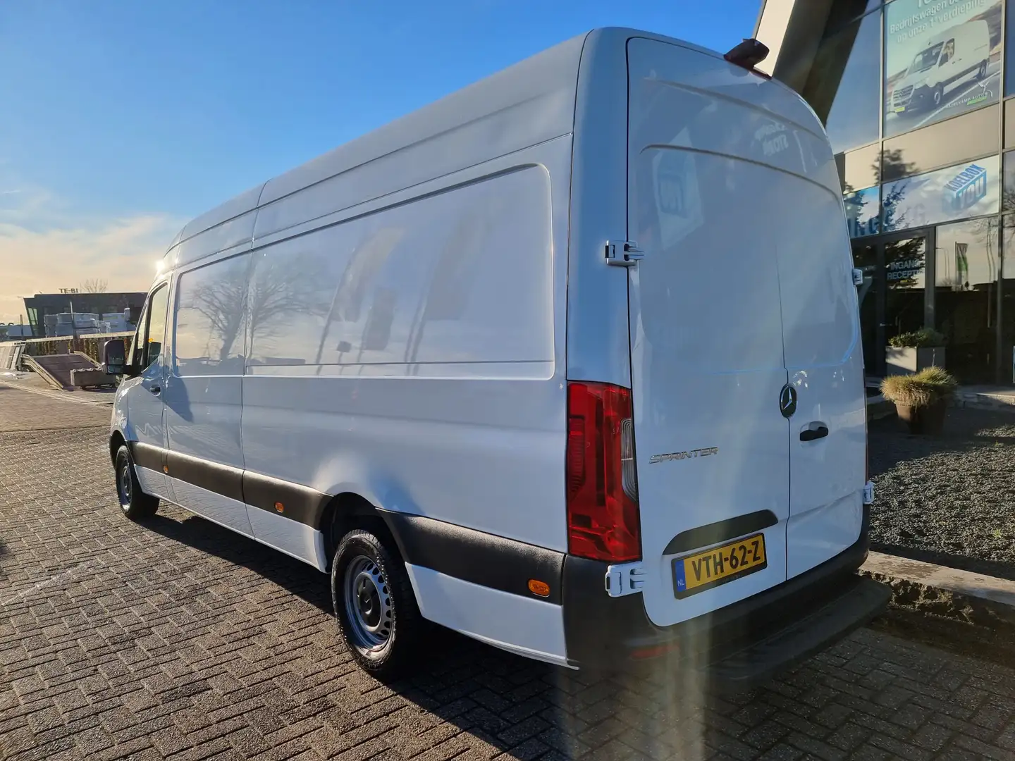 Mercedes-Benz Sprinter 319 3.0 CDI L3-H2 Automaat * Camera * Bluetooth * Weiß - 2