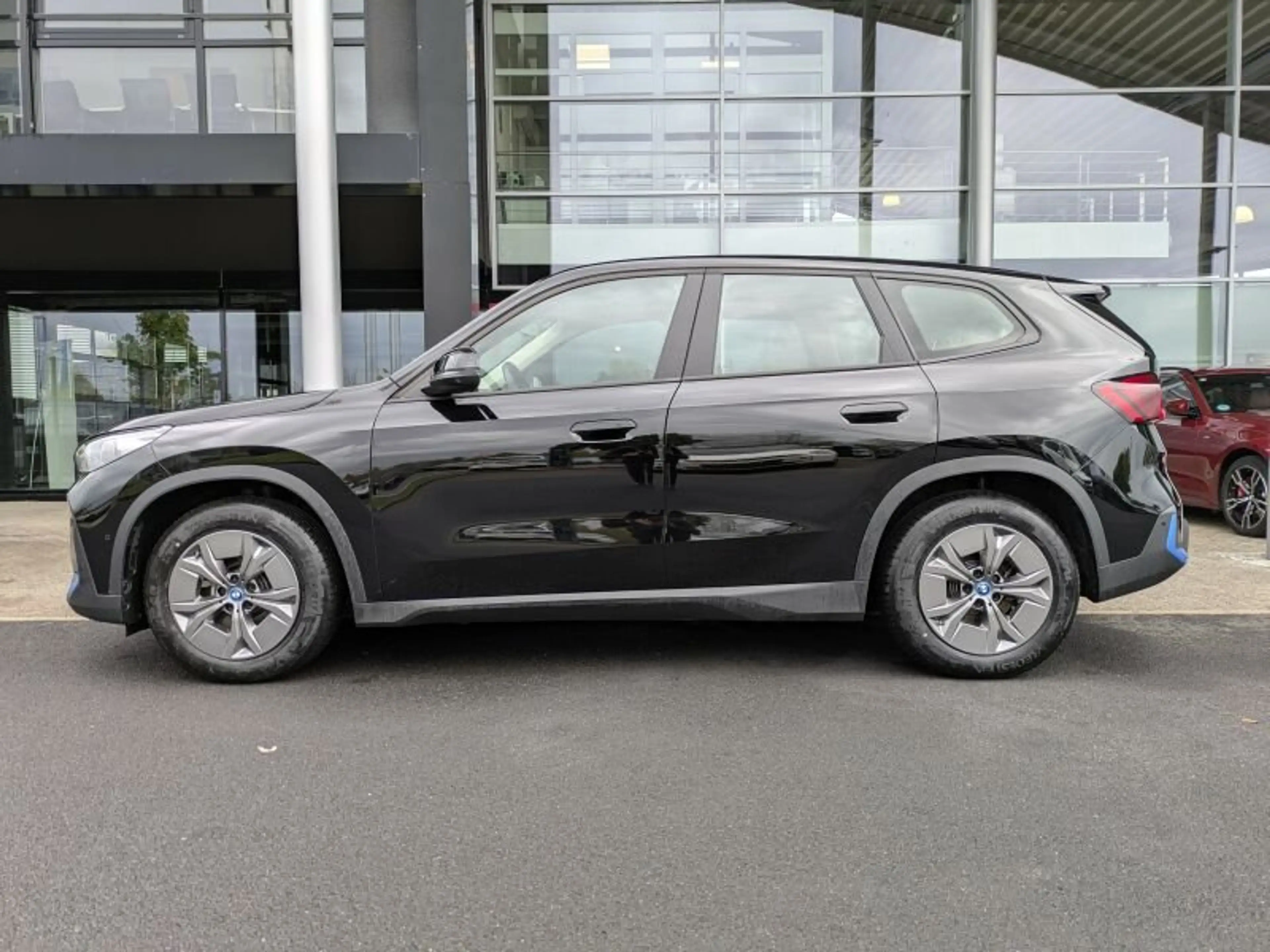BMW iX1 xDrive30 LED. HeadUp. Park.Ass.Plus. — photo 3