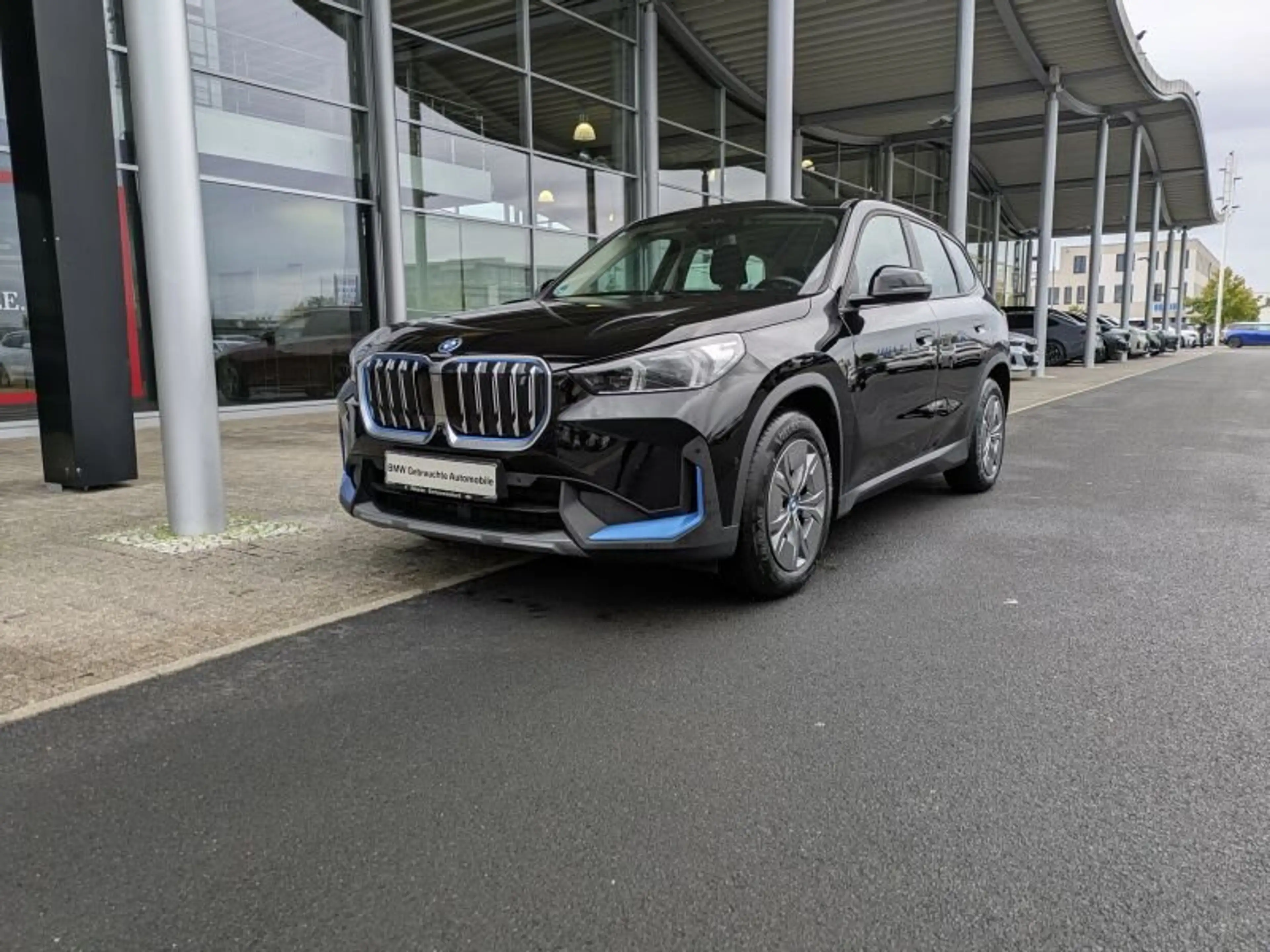 BMW iX1 xDrive30 LED. HeadUp. Park.Ass.Plus. — photo 2