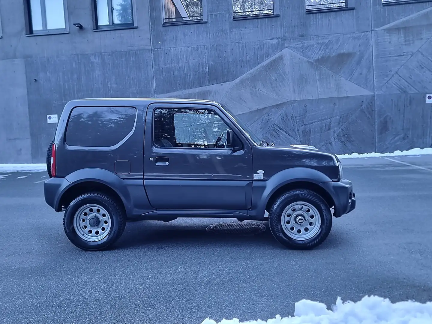 Suzuki Jimny 1,3 V **Pickerl-neu**WENIG-KM** Grau - 2