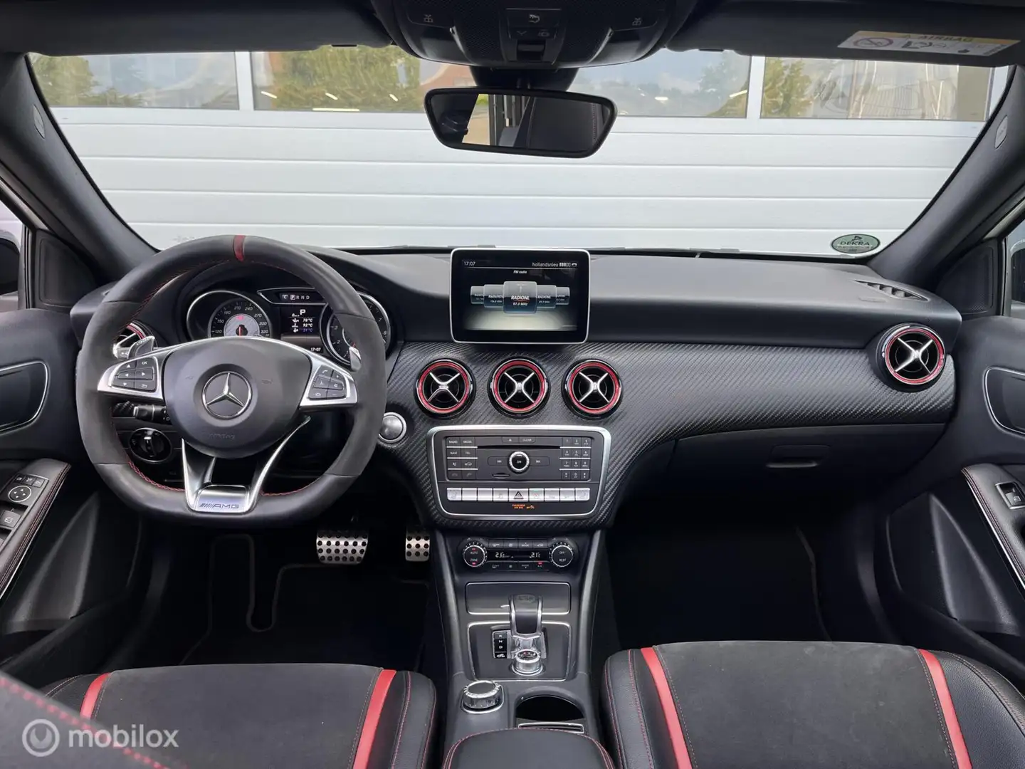 Mercedes-Benz A 45 AMG 4MATIC / Pano / schaalstoelen Wit - 2