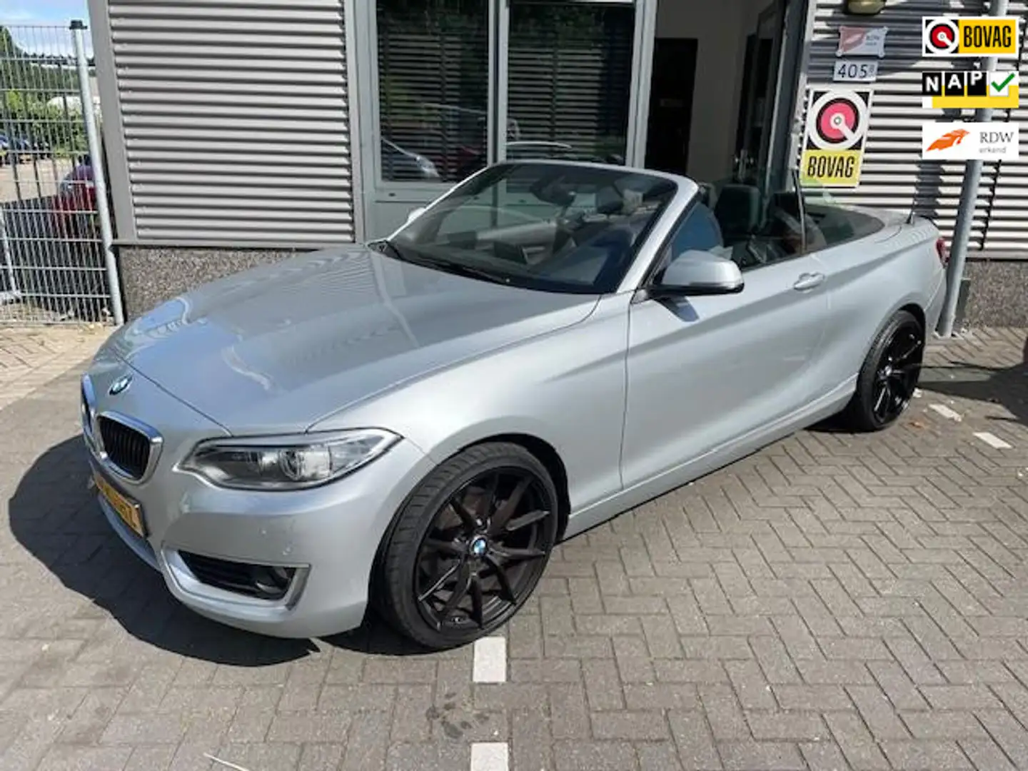 BMW 220 2-serie Cabrio 220i Grijs - 1