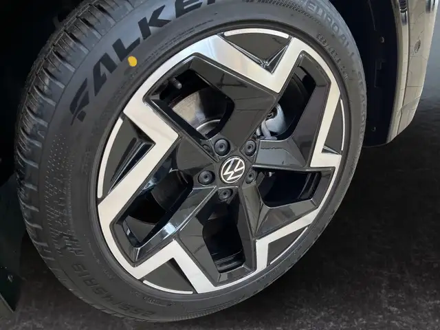 Volkswagen Tiguan view 15