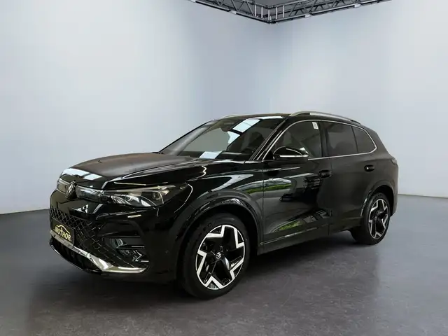 Volkswagen Tiguan view 2