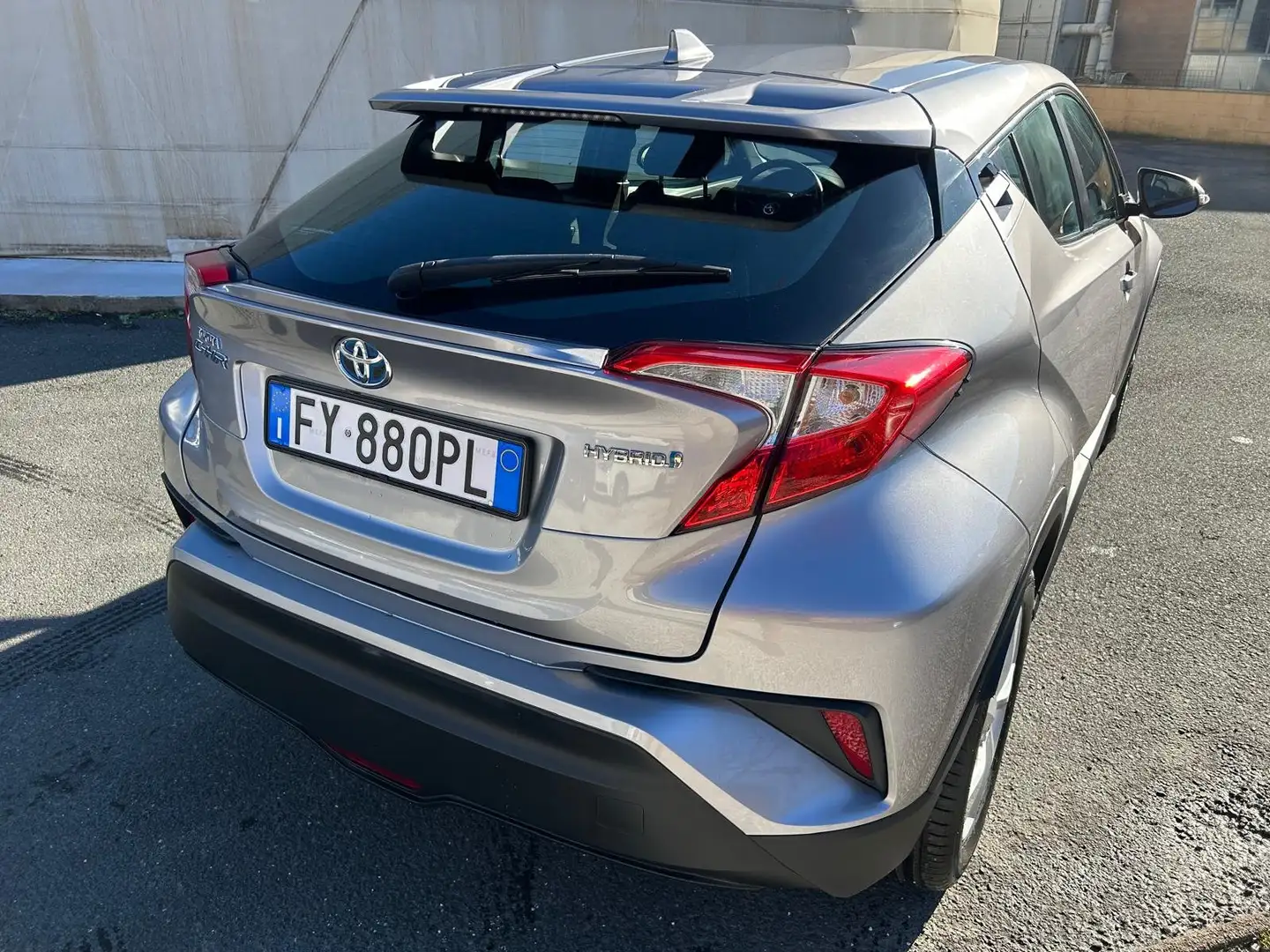 Toyota C-HR C-HR I 2016 1.8h Active 2wd e-cvt Grau - 1