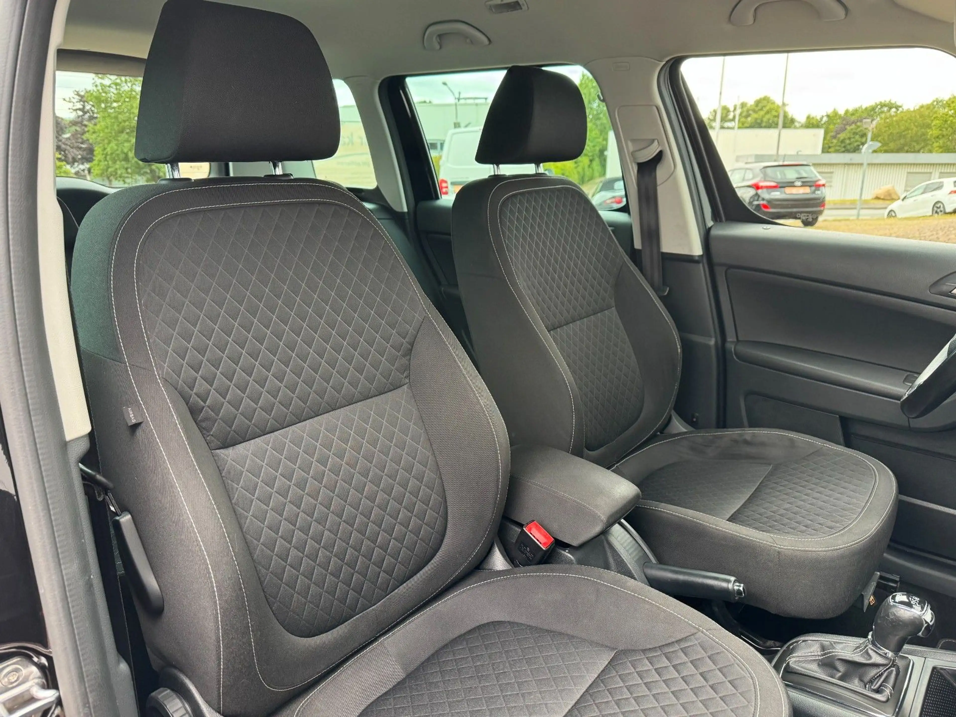 Skoda Yeti 2.0 TDI DSG "Edition"4x4 BI-XENON NAVI AHK — photo 5