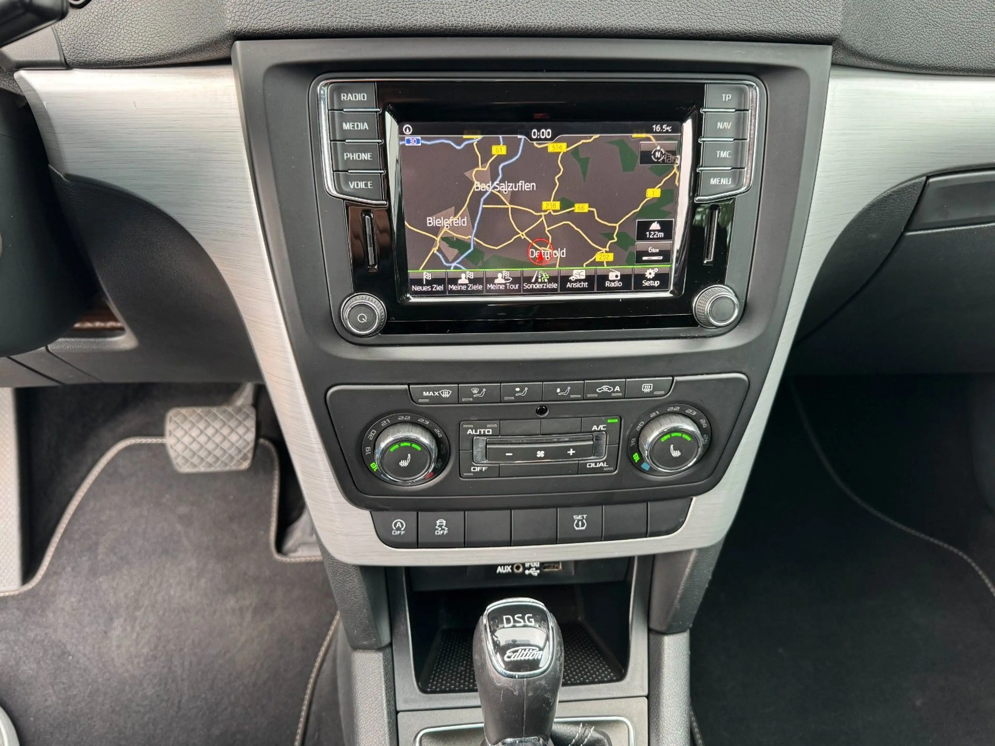 Skoda Yeti 2.0 TDI DSG "Edition"4x4 BI-XENON NAVI AHK — photo 7
