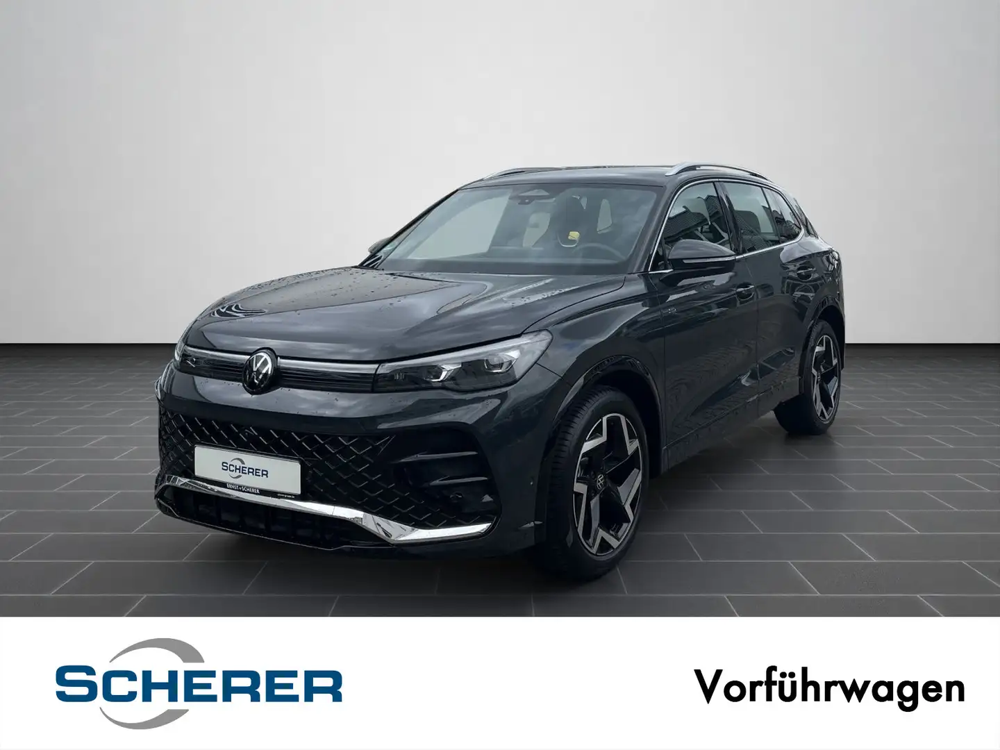 Volkswagen Tiguan R-LineTiguan R-Line  1,5 l eTSI OPF 110 k Grau - 1