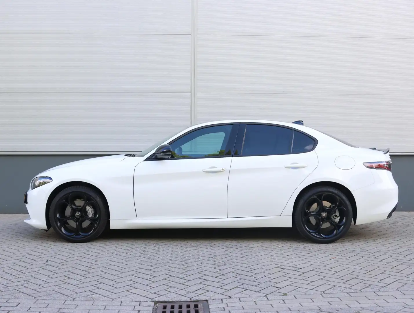 Alfa Romeo Giulia 2.0 T GME AWD Sprint | Navigatie | Harman Kardon | Wit - 2