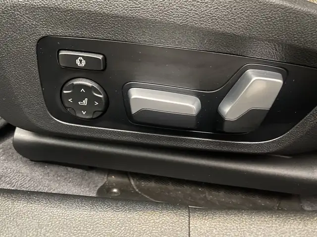 BMW 330 d xDrive 48 V Touring Aut. M-Sportpakete Ansicht 5