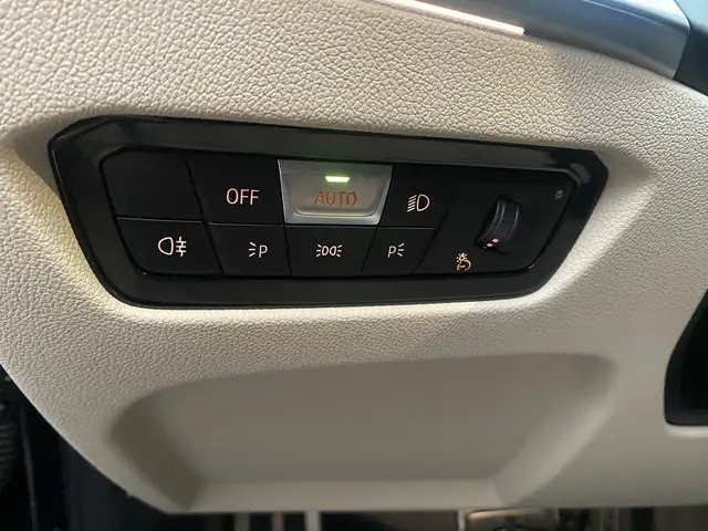 BMW 330 d xDrive 48 V Touring Aut. M-Sportpakete Ansicht 6