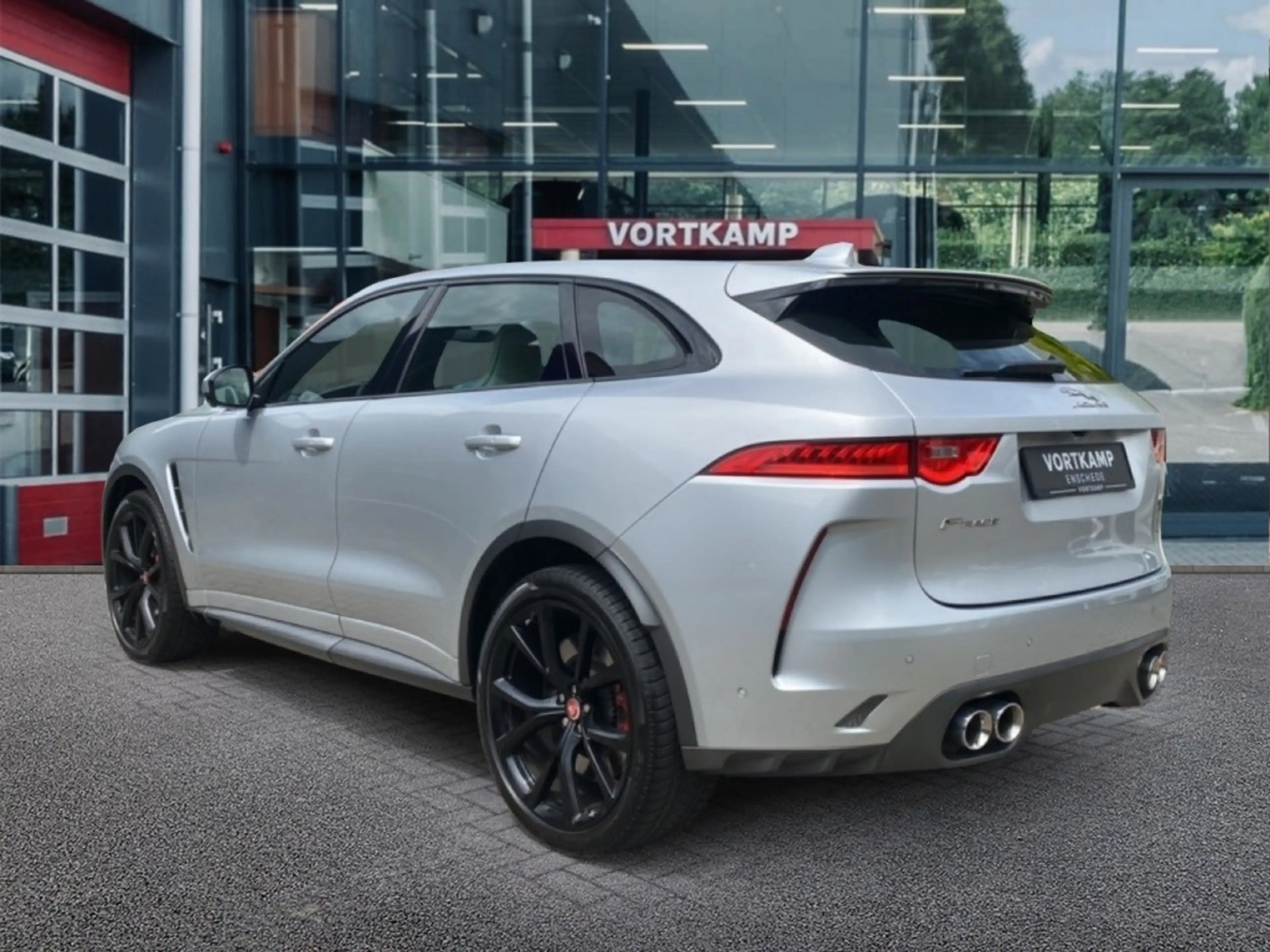 Jaguar F-Pace 5.0 V8 SVR AWD 360-CAM/GLAS-DAK/ELEK-KLEP/MERIDIAN — photo 7