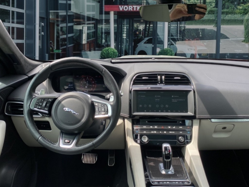 Jaguar F-Pace 5.0 V8 SVR AWD 360-CAM/GLAS-DAK/ELEK-KLEP/MERIDIAN — photo 16