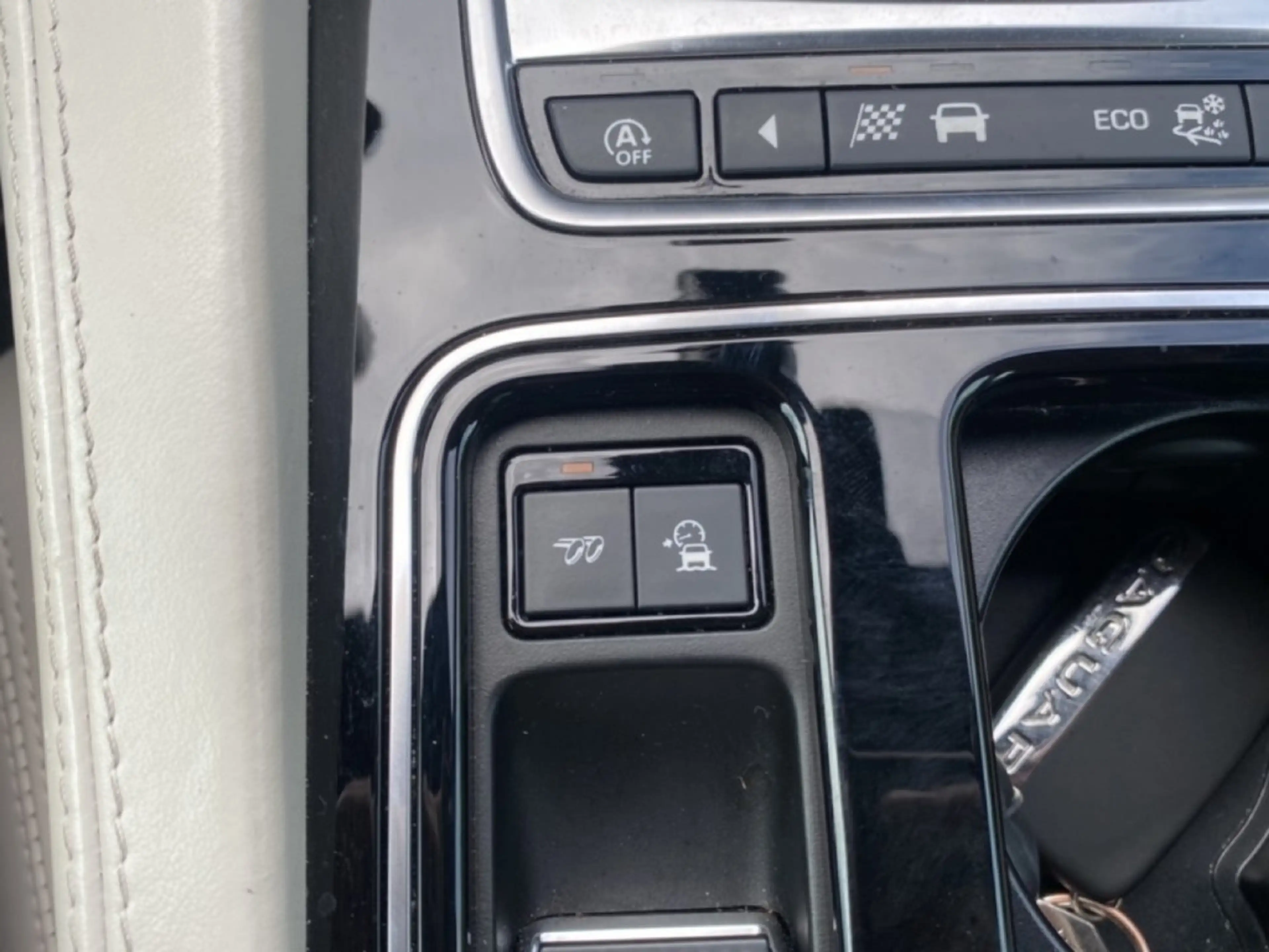 Jaguar F-Pace 5.0 V8 SVR AWD 360-CAM/GLAS-DAK/ELEK-KLEP/MERIDIAN — photo 30