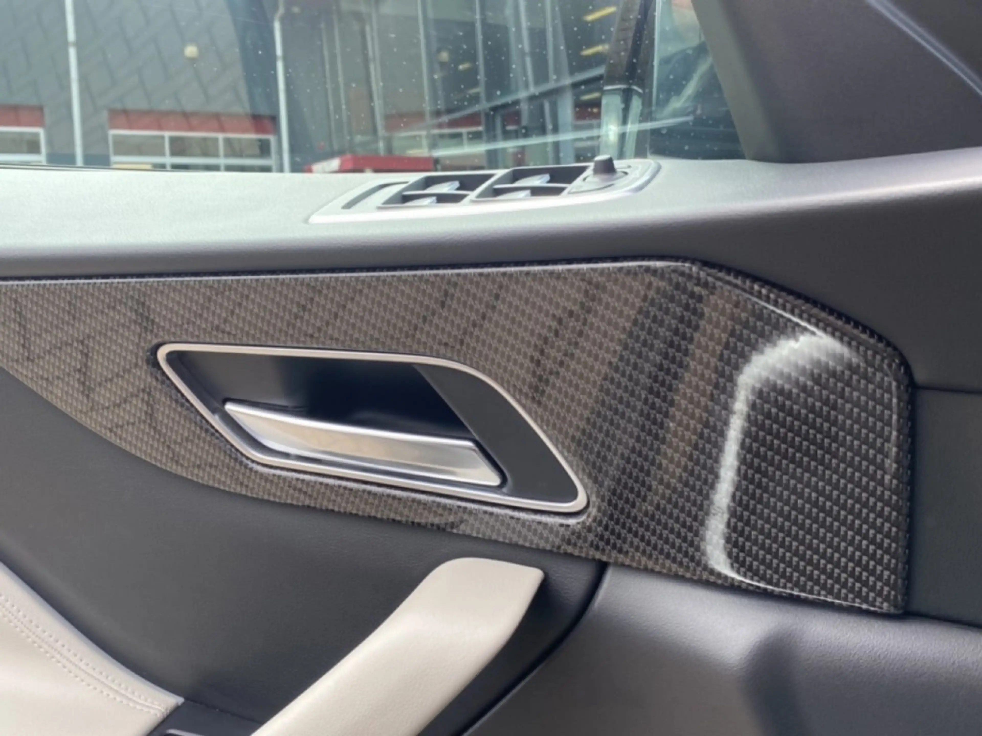 Jaguar F-Pace 5.0 V8 SVR AWD 360-CAM/GLAS-DAK/ELEK-KLEP/MERIDIAN — photo 17