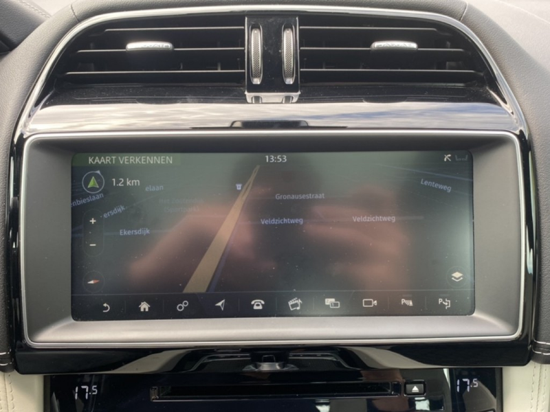 Jaguar F-Pace 5.0 V8 SVR AWD 360-CAM/GLAS-DAK/ELEK-KLEP/MERIDIAN — photo 27
