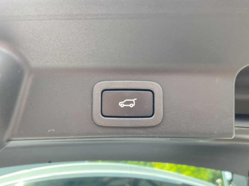 Jaguar F-Pace 5.0 V8 SVR AWD 360-CAM/GLAS-DAK/ELEK-KLEP/MERIDIAN — photo 11