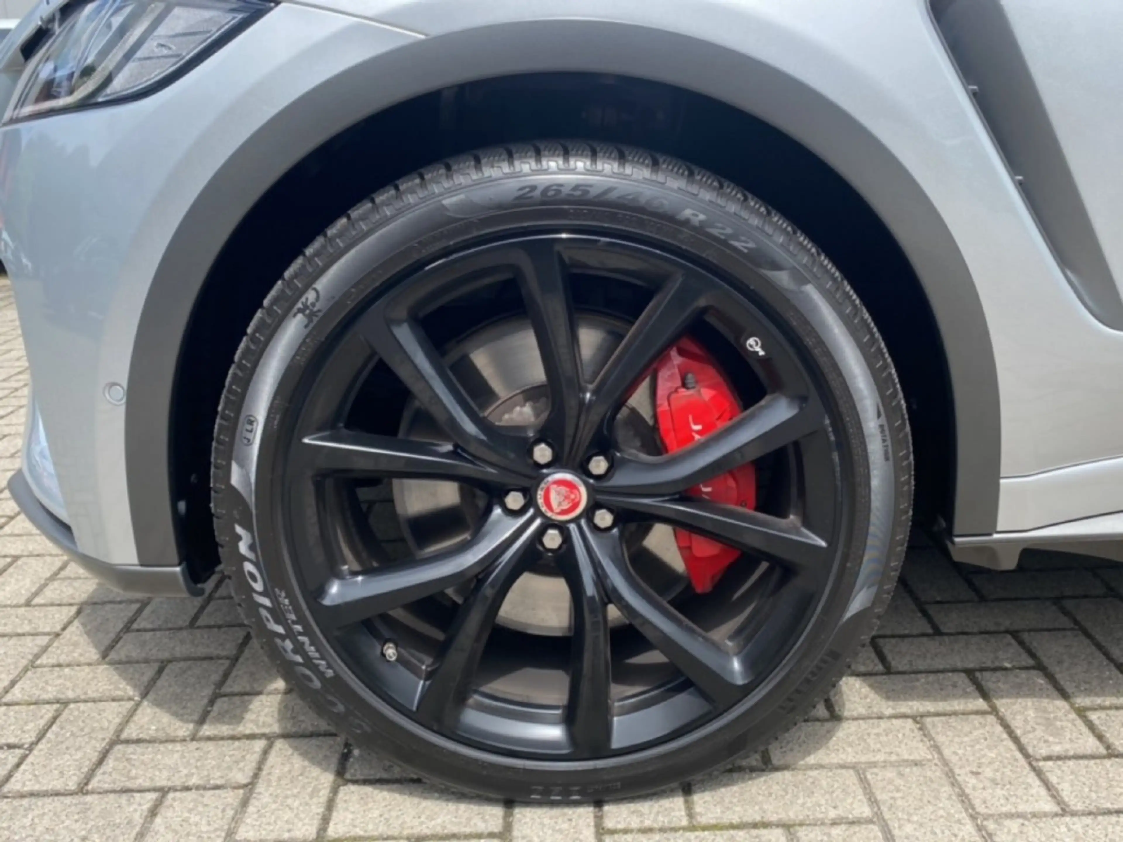 Jaguar F-Pace 5.0 V8 SVR AWD 360-CAM/GLAS-DAK/ELEK-KLEP/MERIDIAN — photo 9