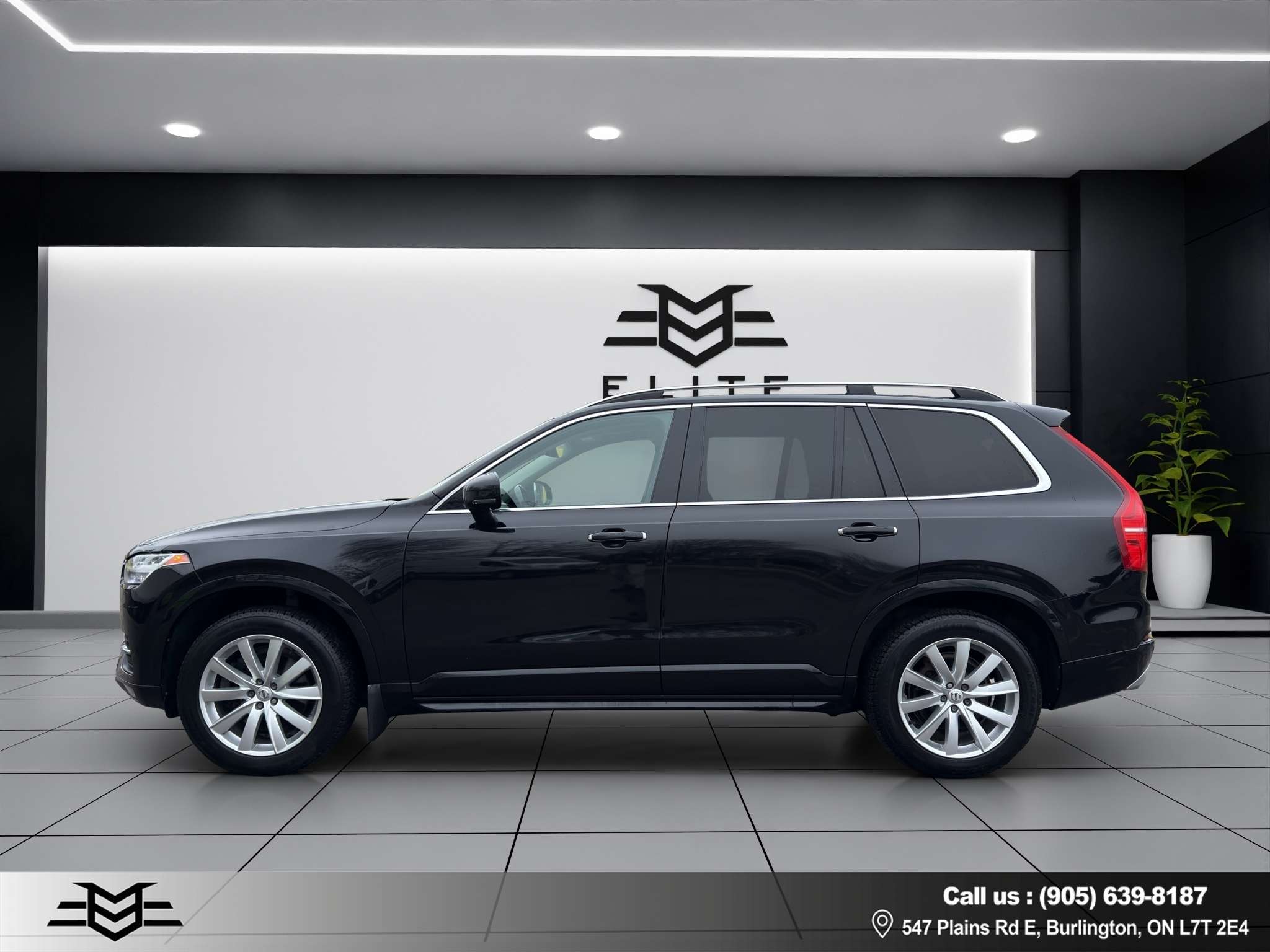 2017 Volvo XC90 T6 Momentum 7-Passenger AWD - BLACK ON BLACK !! thumb 6