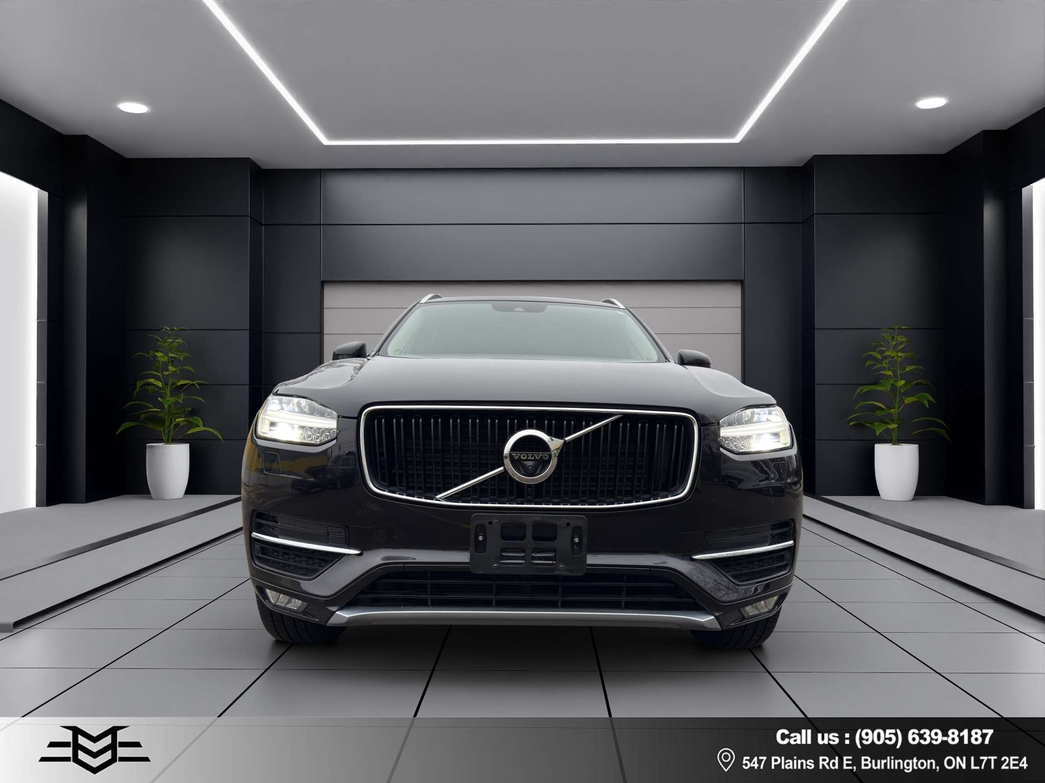 2017 Volvo XC90 T6 Momentum 7-Passenger AWD - BLACK ON BLACK !! alt 2