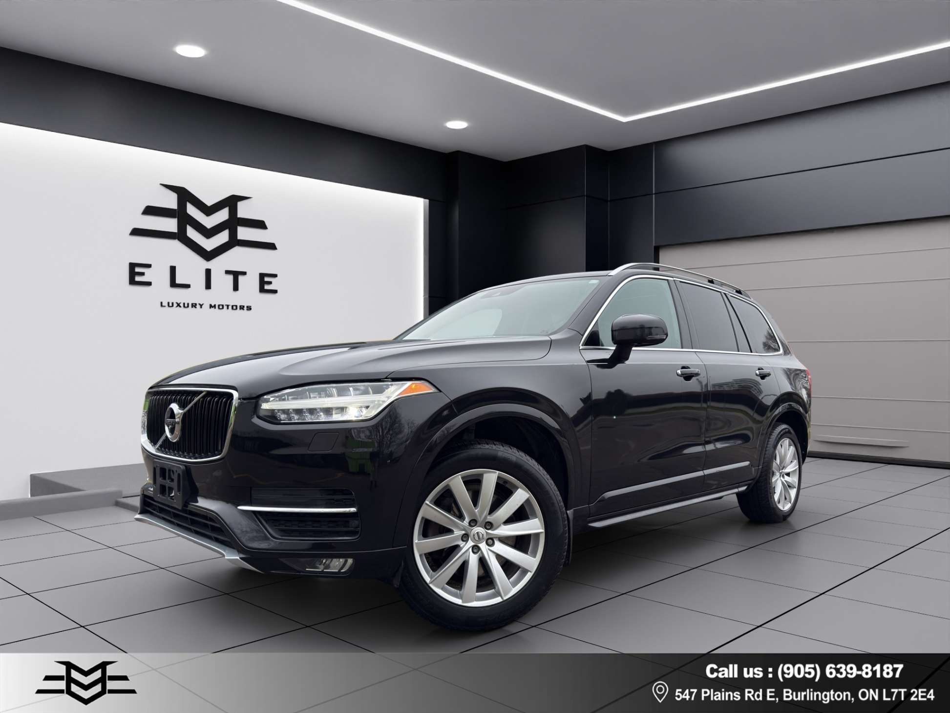 2017 Volvo XC90 T6 Momentum 7-Passenger AWD - BLACK ON BLACK !! alt 4