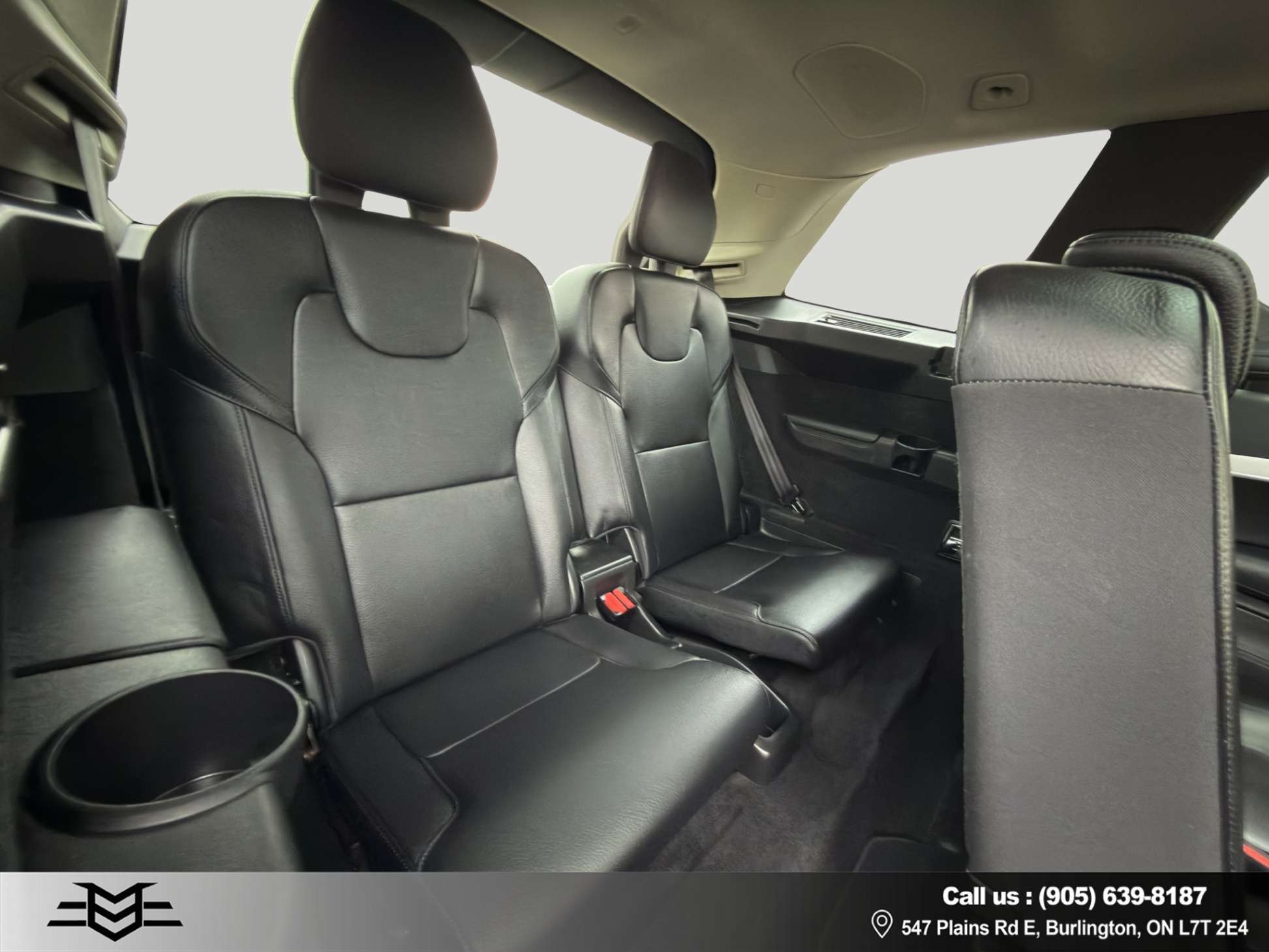 2017 Volvo XC90 T6 Momentum 7-Passenger AWD - BLACK ON BLACK !! thumb 32