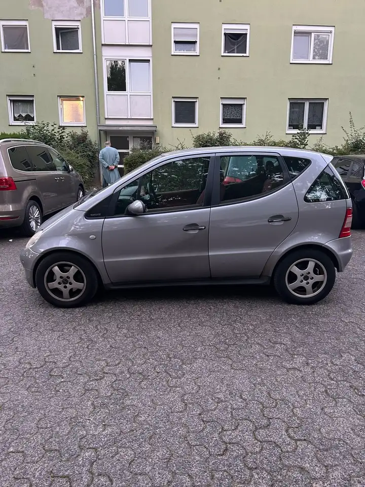 Mercedes-Benz A 190 Elegance, foto 2