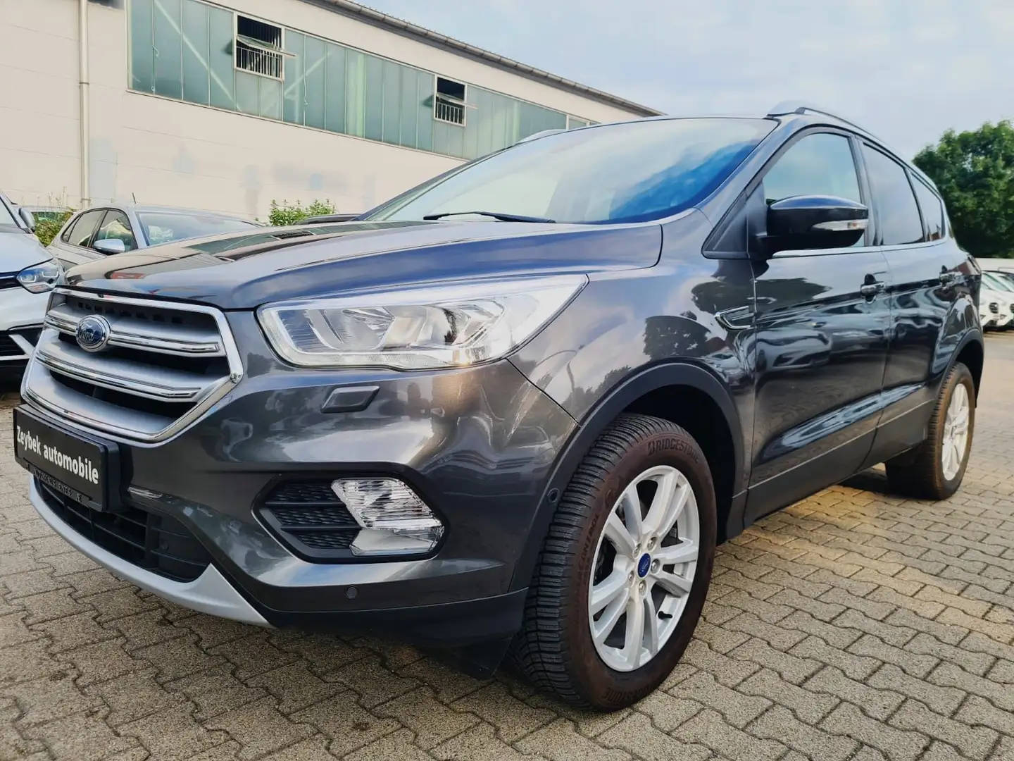 Ford Kuga Cool & Connect Gris - 1
