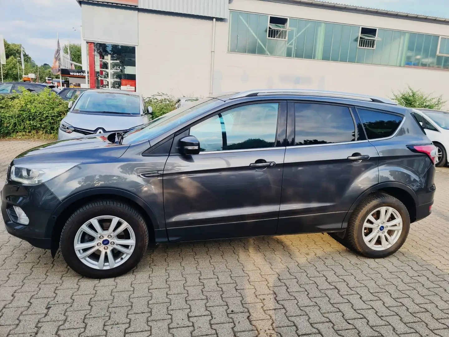 Ford Kuga Cool & Connect Gris - 2