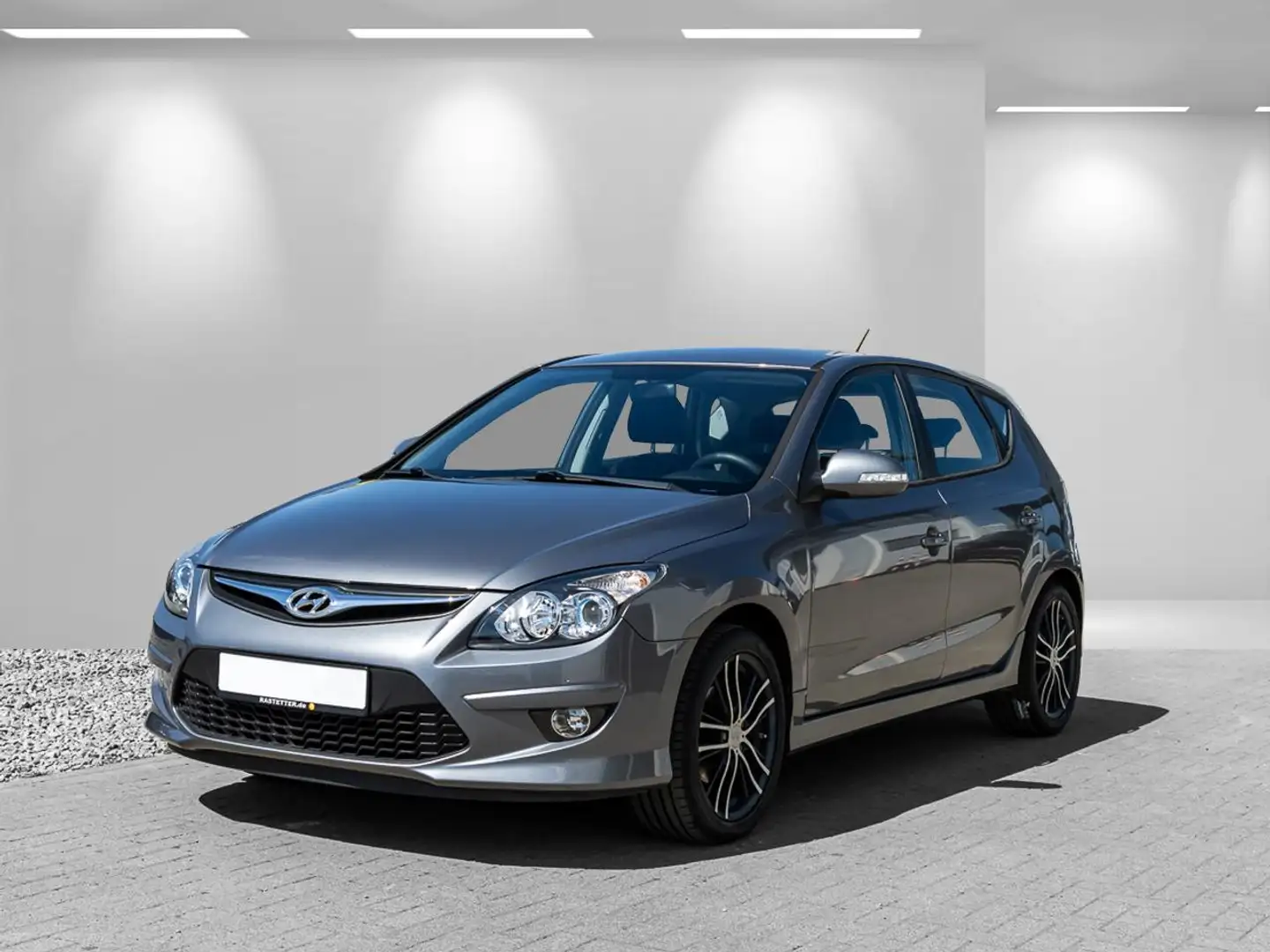 Hyundai i30 1.4 Classic Sitzhzg+PDC+Klimaaut+Temp+LMF+Nebel+US Grijs - 2