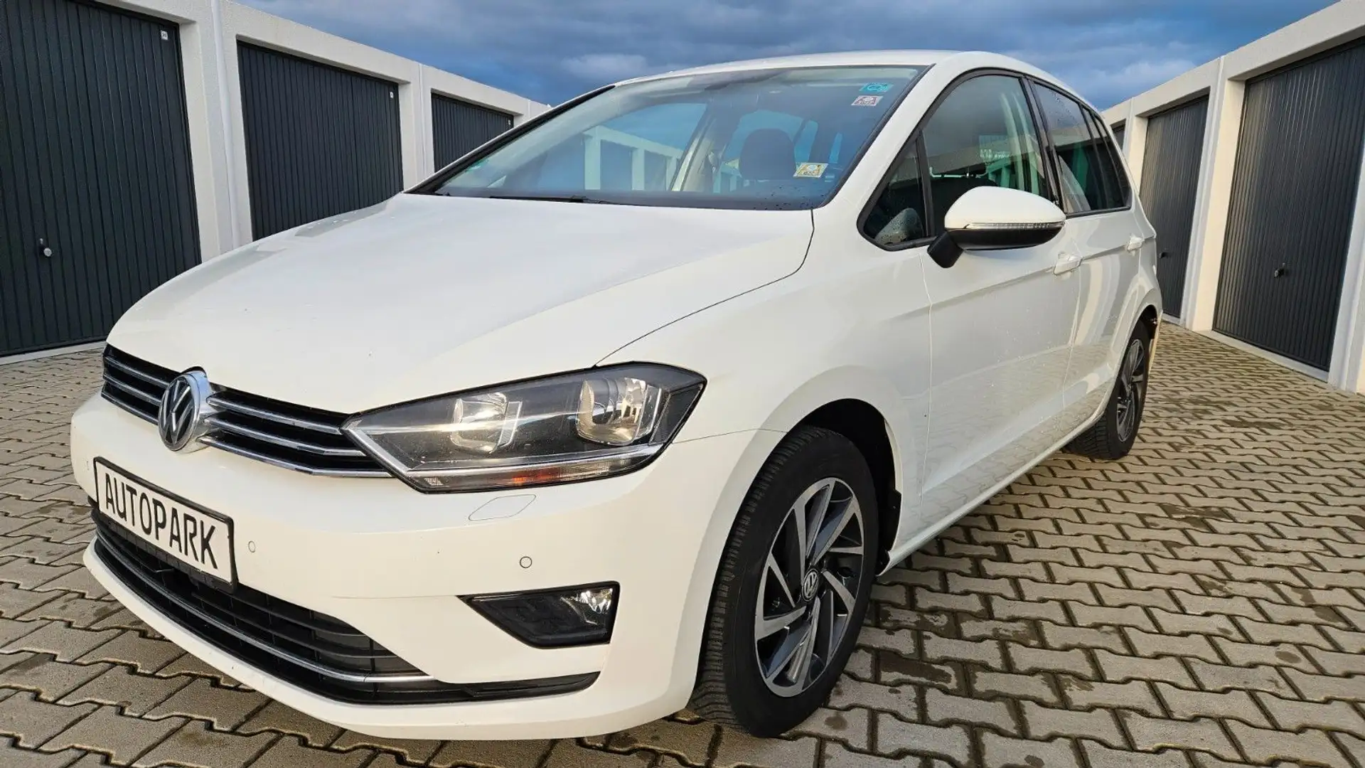 Volkswagen Golf Sportsvan TSI "Sound" NAVI Scheckheft MWSt! Bílá - 1