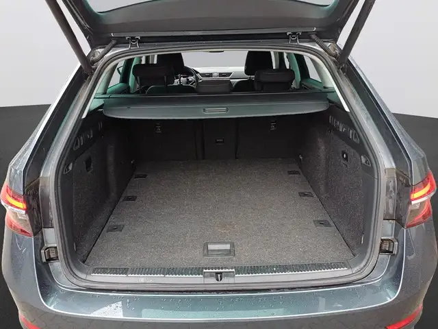 Skoda Superb view 7