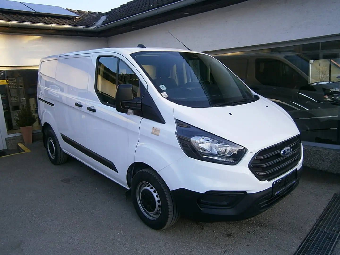 Ford Transit Custom BasisL1 H1 mit Klima usw. 28.240,-€Netto Weiß - 1