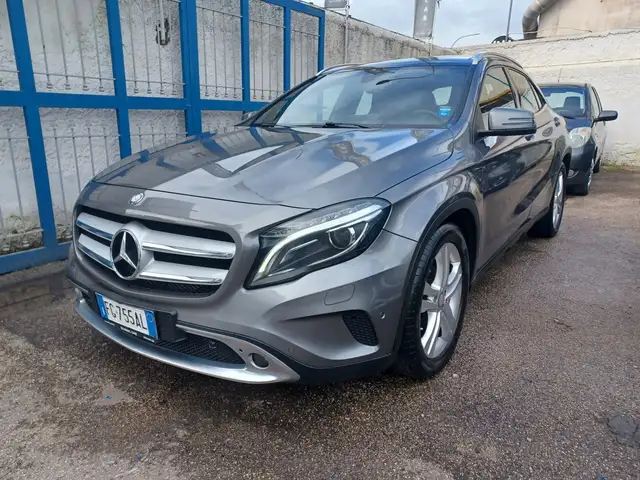 Mercedes-Benz GLA 180 GLA 180 d Premium