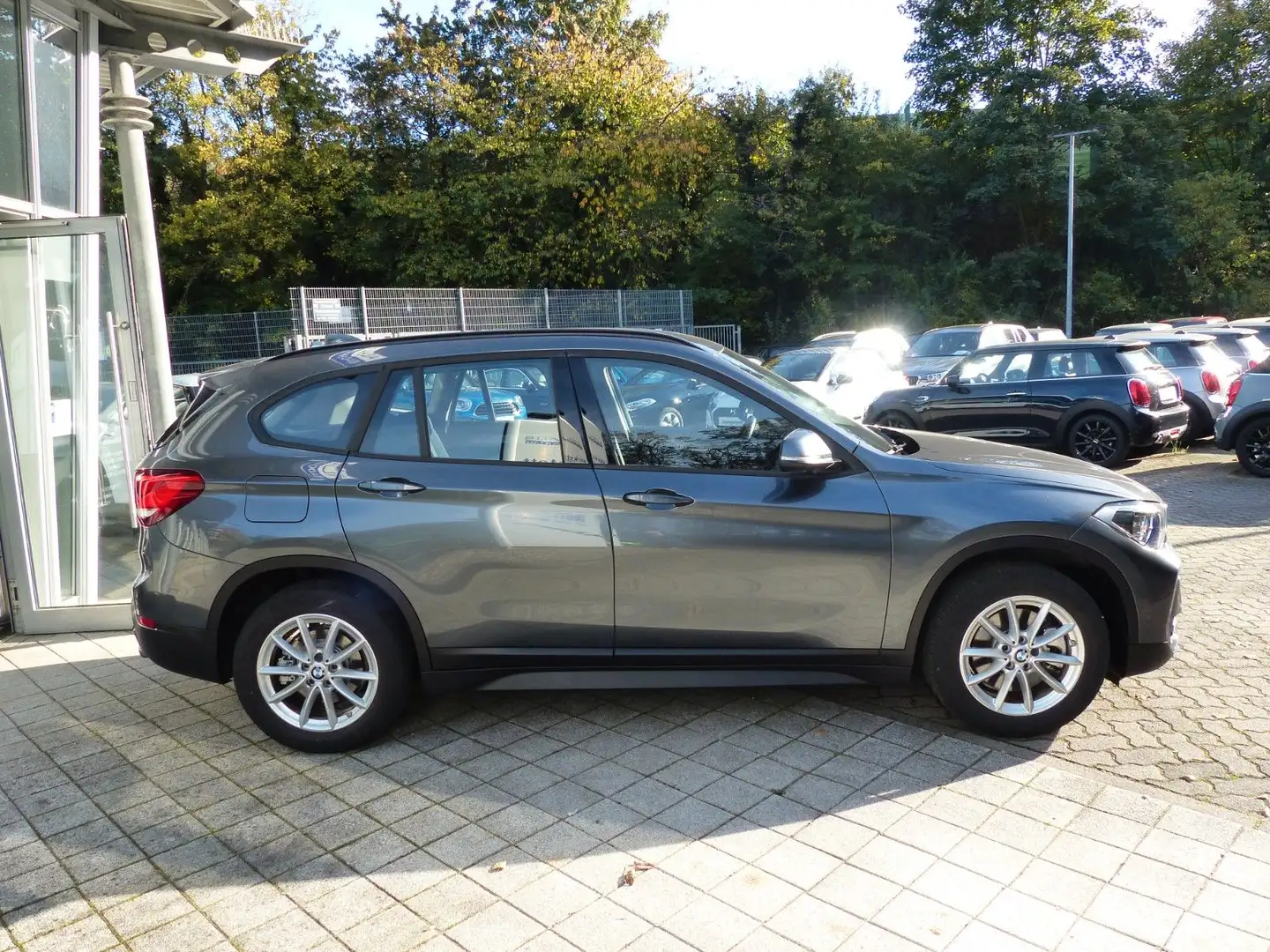 BMW X1 sDrive20i Aut., AHK, Navigation, LED, 1. Hand Grigio - 2