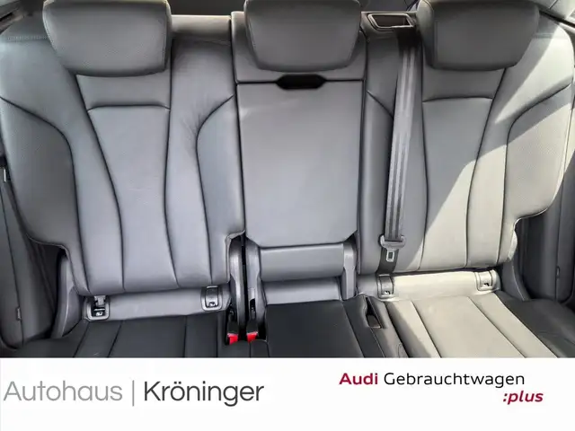 Audi Q8 view 10