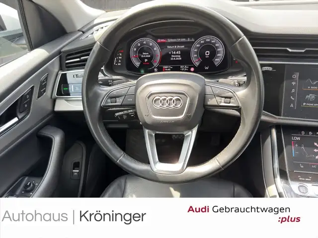 Audi Q8 view 11