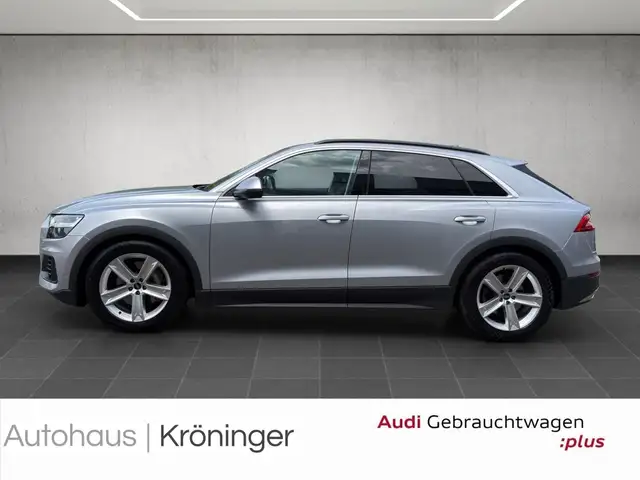 Audi Q8 view 3